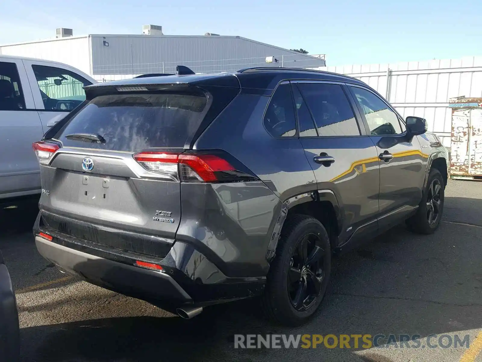 4 Photograph of a damaged car JTMEWRFV2KD519638 TOYOTA RAV4 2019