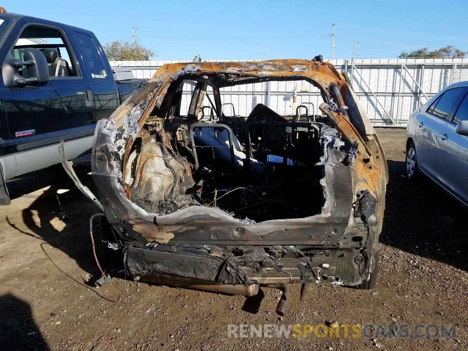 10 Photograph of a damaged car JTMEWRFV2KD522748 TOYOTA RAV4 2019