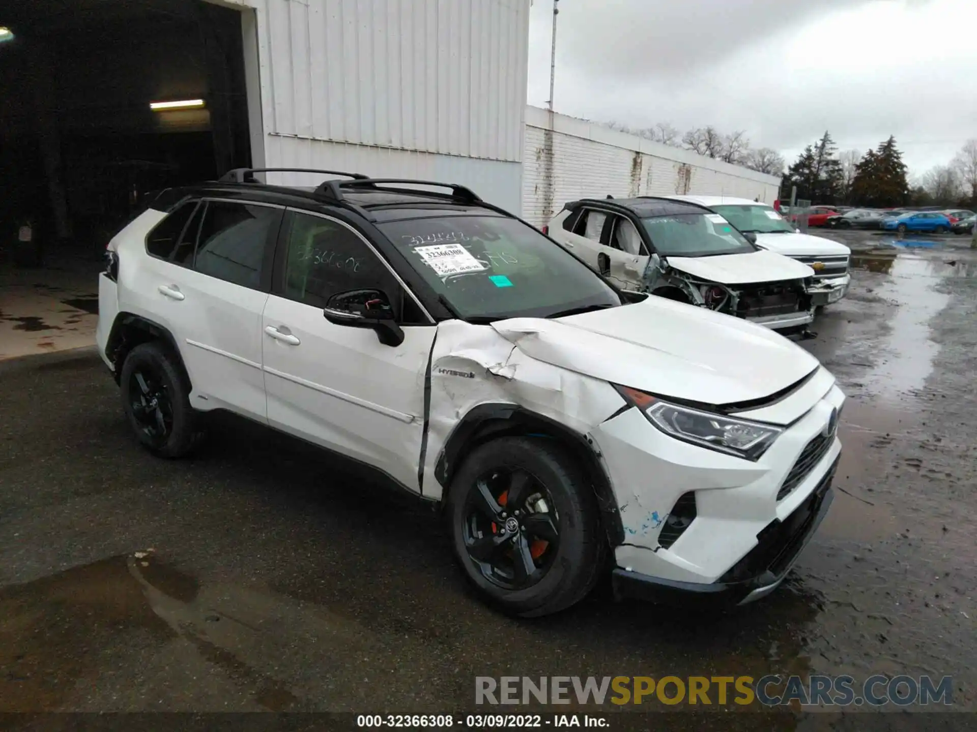 1 Photograph of a damaged car JTMEWRFV2KJ003569 TOYOTA RAV4 2019