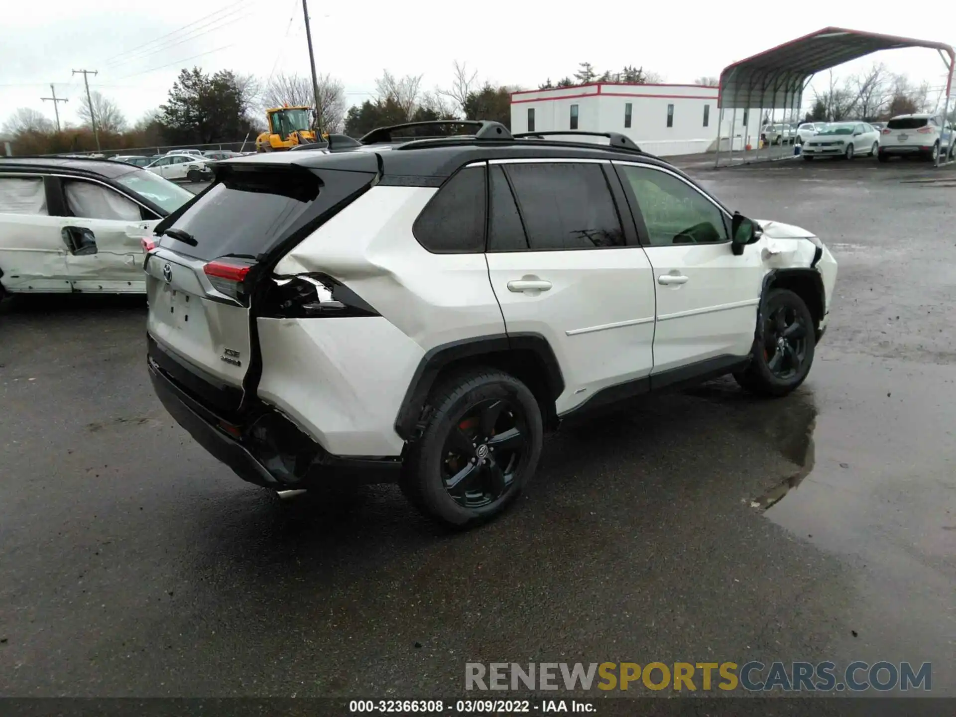 4 Photograph of a damaged car JTMEWRFV2KJ003569 TOYOTA RAV4 2019