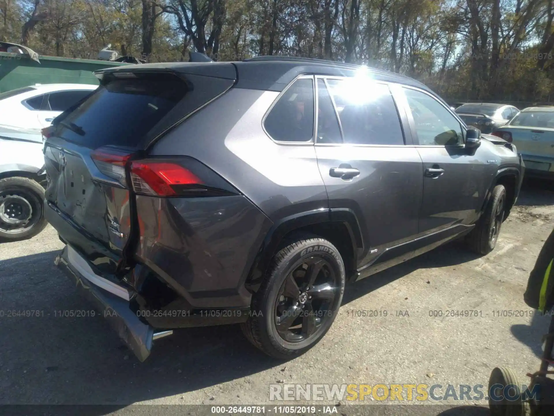 4 Photograph of a damaged car JTMEWRFV2KJ003913 TOYOTA RAV4 2019