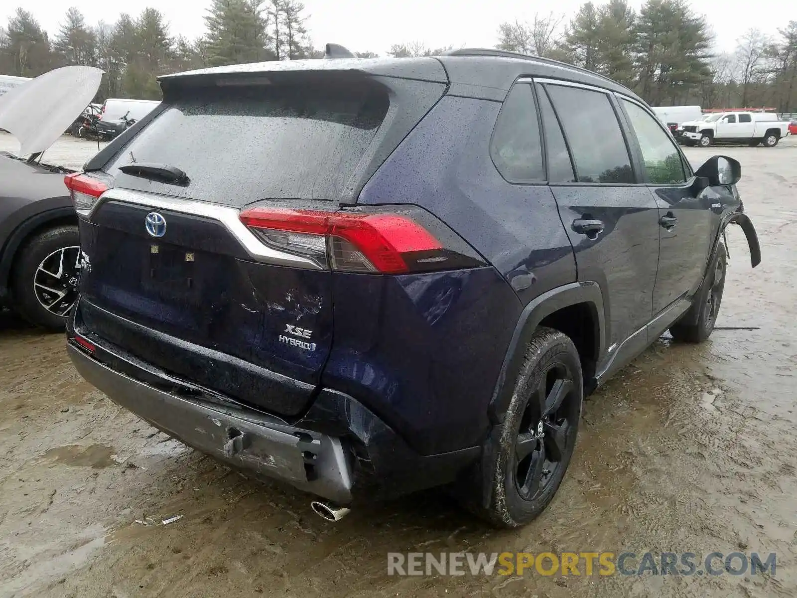 4 Photograph of a damaged car JTMEWRFV2KJ006830 TOYOTA RAV4 2019