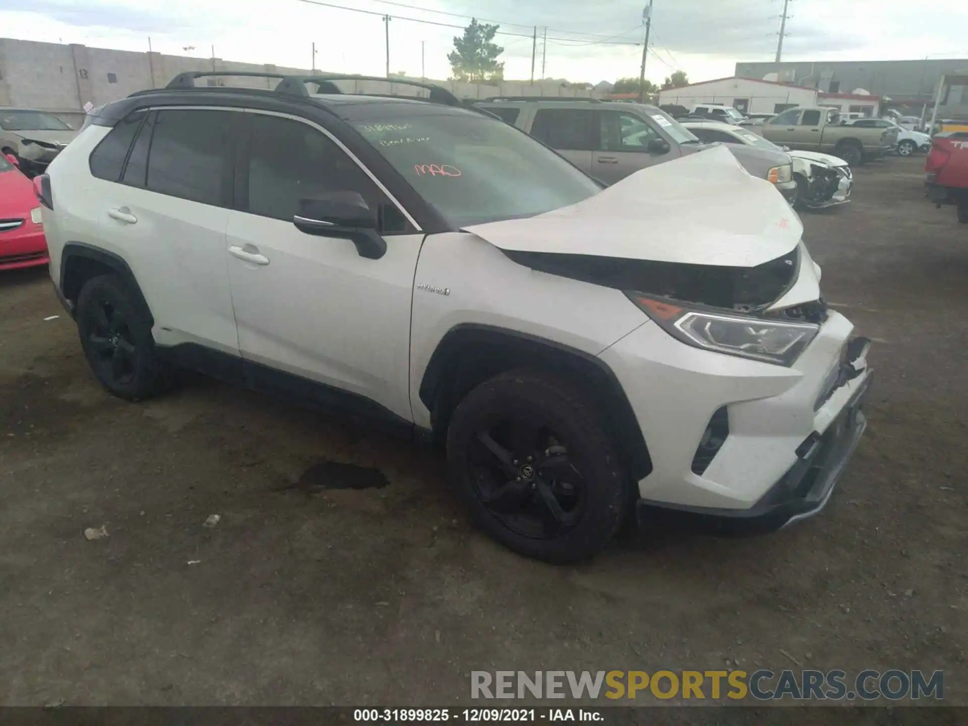 1 Photograph of a damaged car JTMEWRFV2KJ007332 TOYOTA RAV4 2019