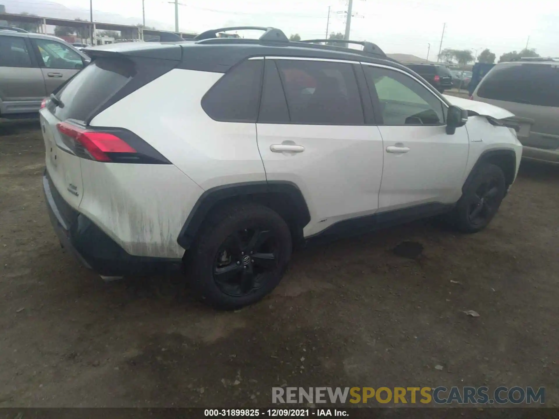 4 Photograph of a damaged car JTMEWRFV2KJ007332 TOYOTA RAV4 2019