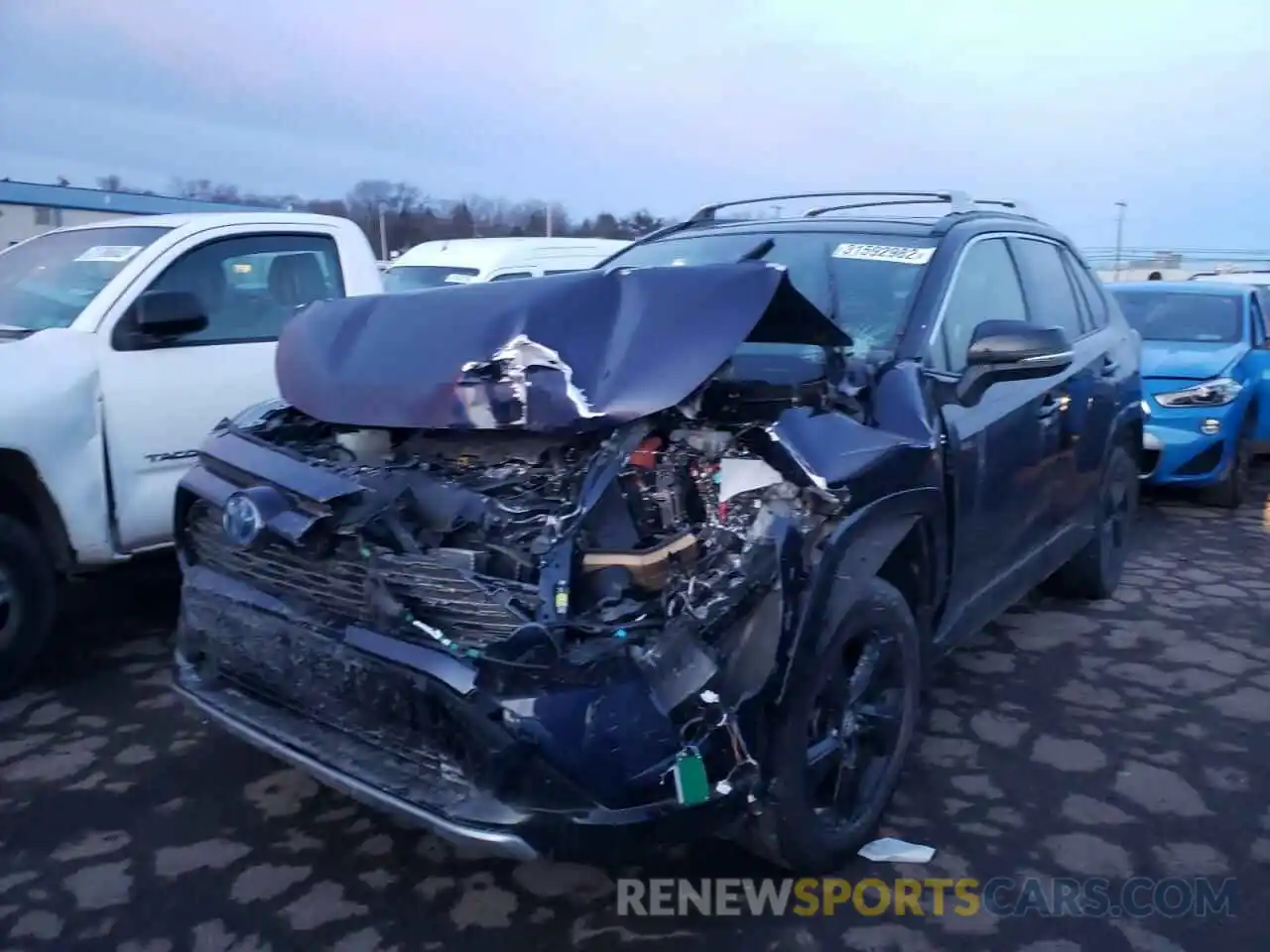 2 Photograph of a damaged car JTMEWRFV2KJ007346 TOYOTA RAV4 2019