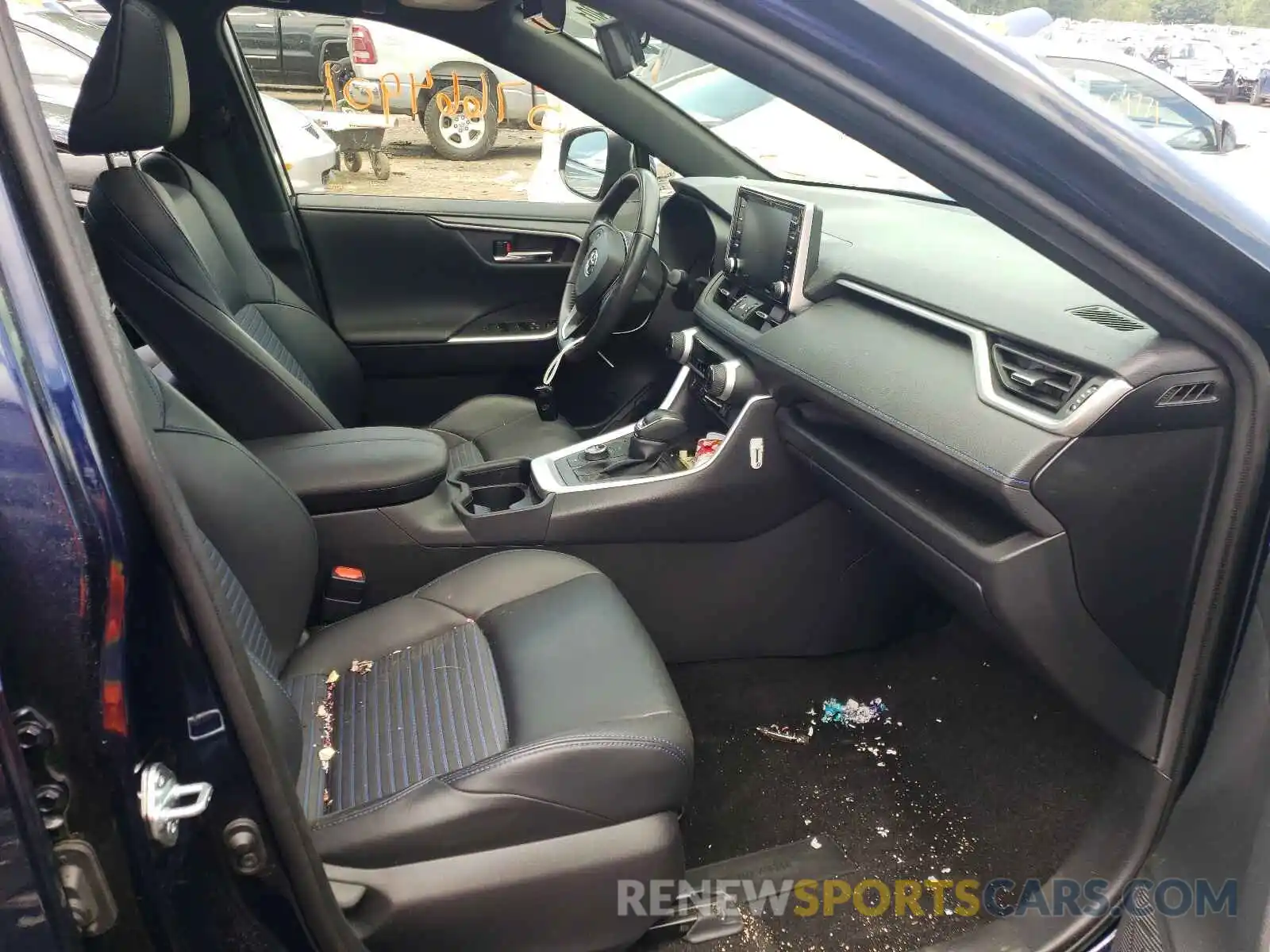 5 Photograph of a damaged car JTMEWRFV2KJ009226 TOYOTA RAV4 2019