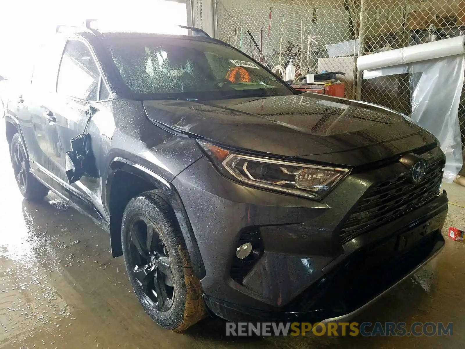 1 Photograph of a damaged car JTMEWRFV2KJ009453 TOYOTA RAV4 2019