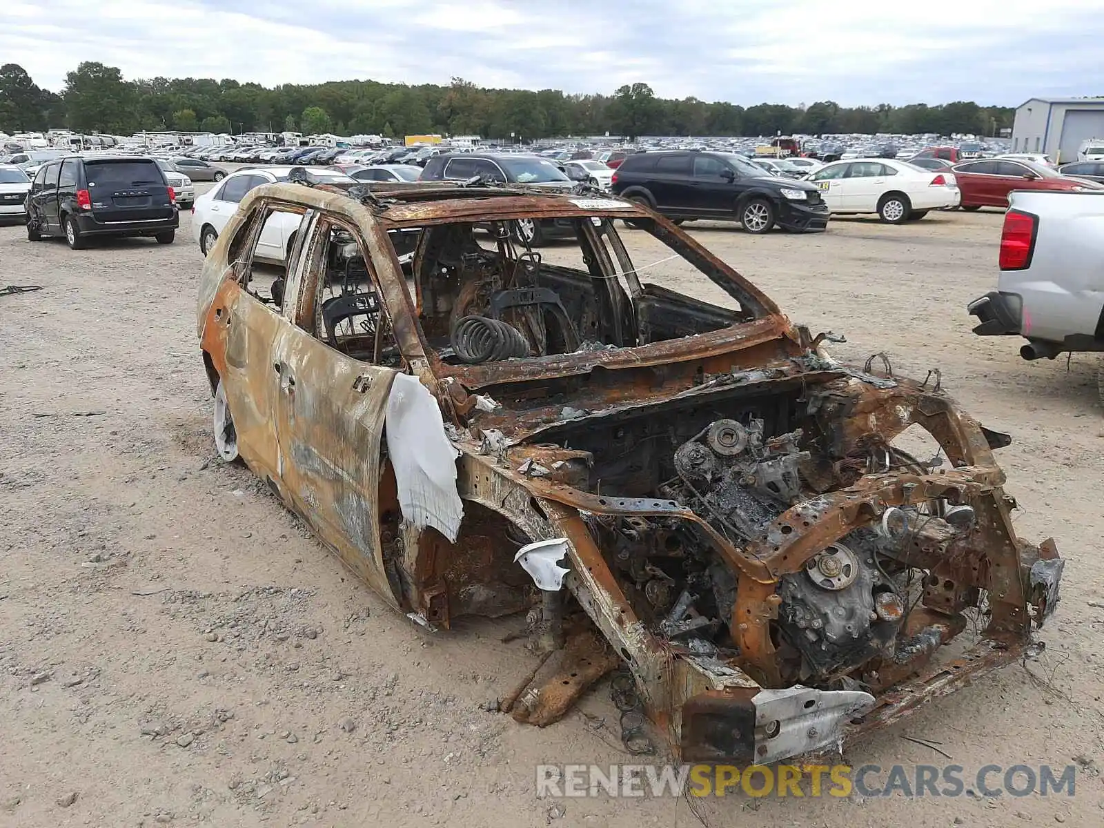 1 Photograph of a damaged car JTMEWRFV2KJ009632 TOYOTA RAV4 2019