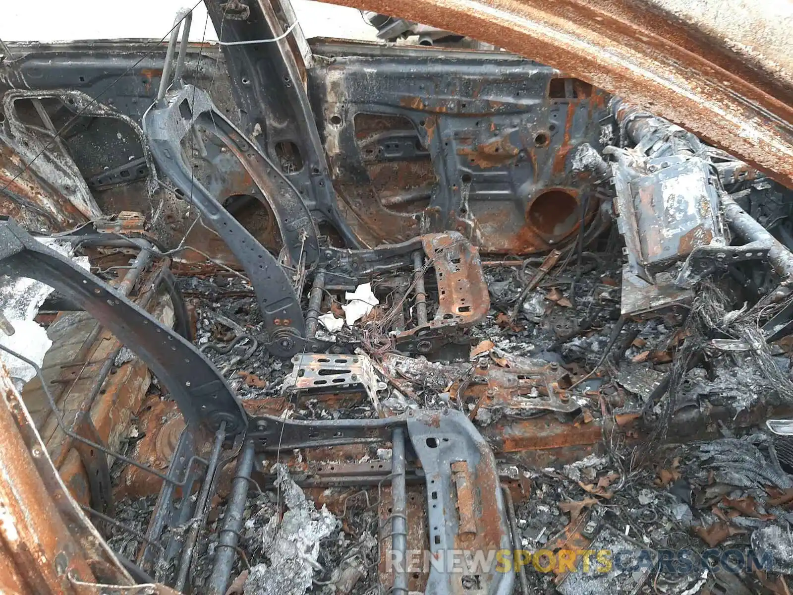 5 Photograph of a damaged car JTMEWRFV2KJ009632 TOYOTA RAV4 2019