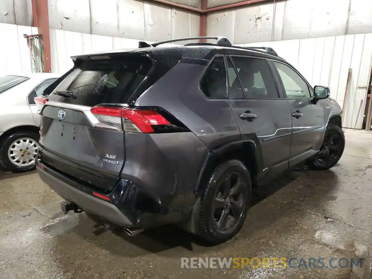 3 Photograph of a damaged car JTMEWRFV2KJ010733 TOYOTA RAV4 2019