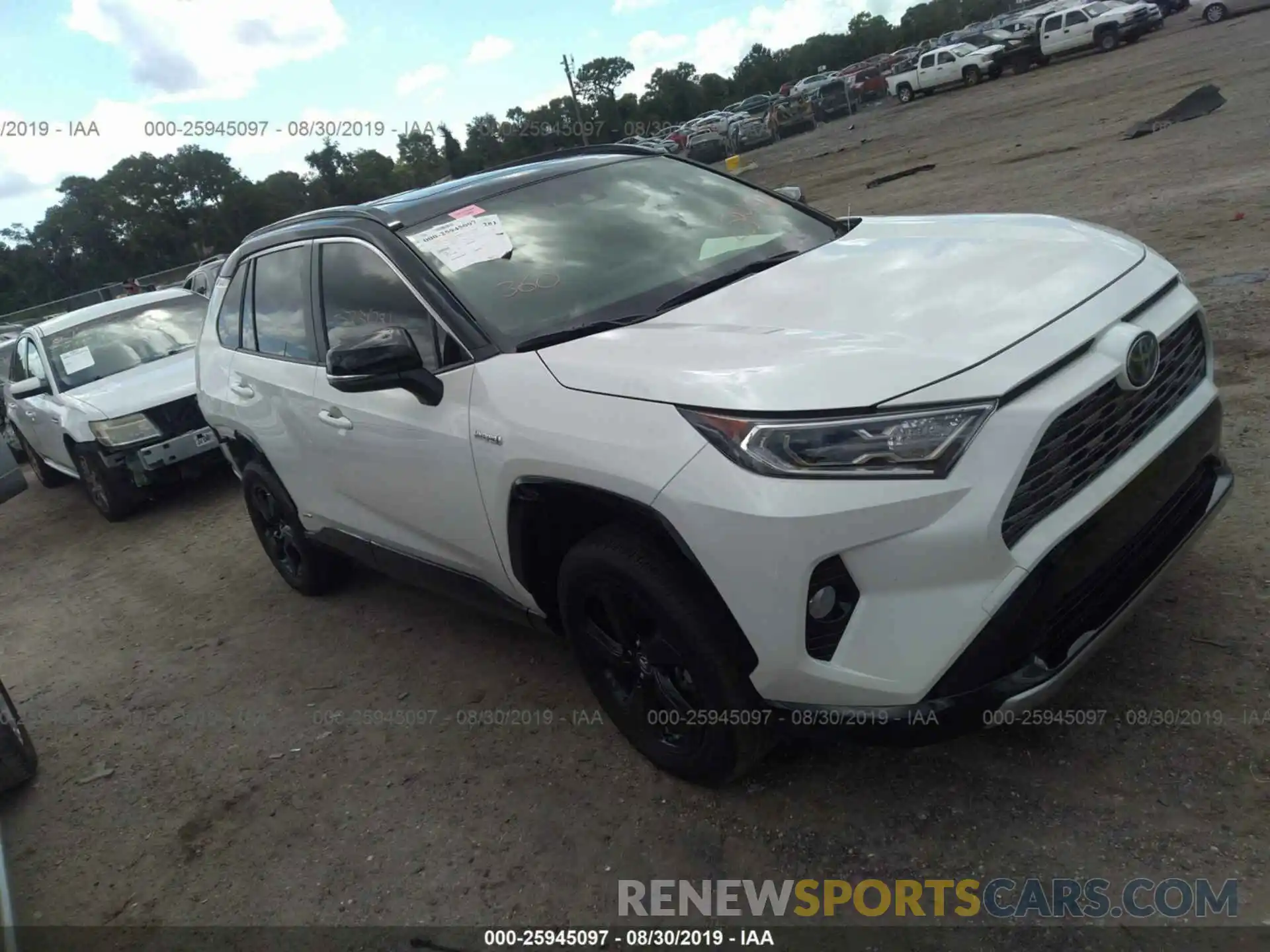 1 Photograph of a damaged car JTMEWRFV2KJ014961 TOYOTA RAV4 2019