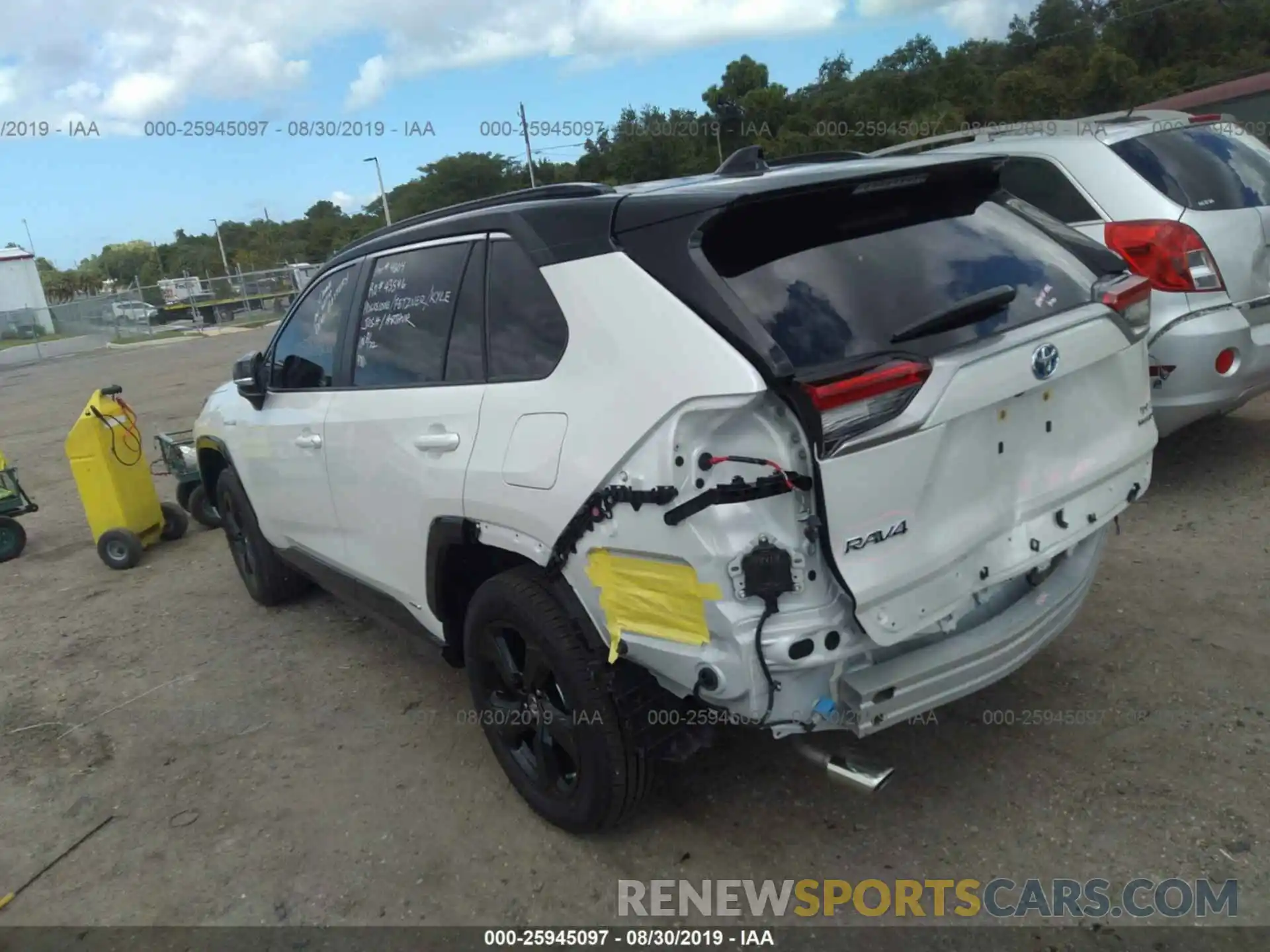 3 Photograph of a damaged car JTMEWRFV2KJ014961 TOYOTA RAV4 2019