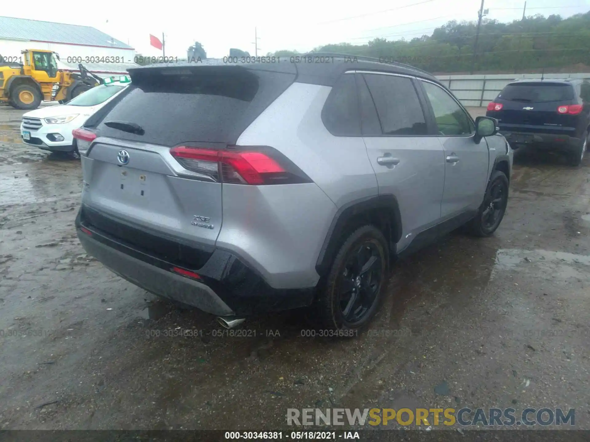 4 Photograph of a damaged car JTMEWRFV2KJ018816 TOYOTA RAV4 2019