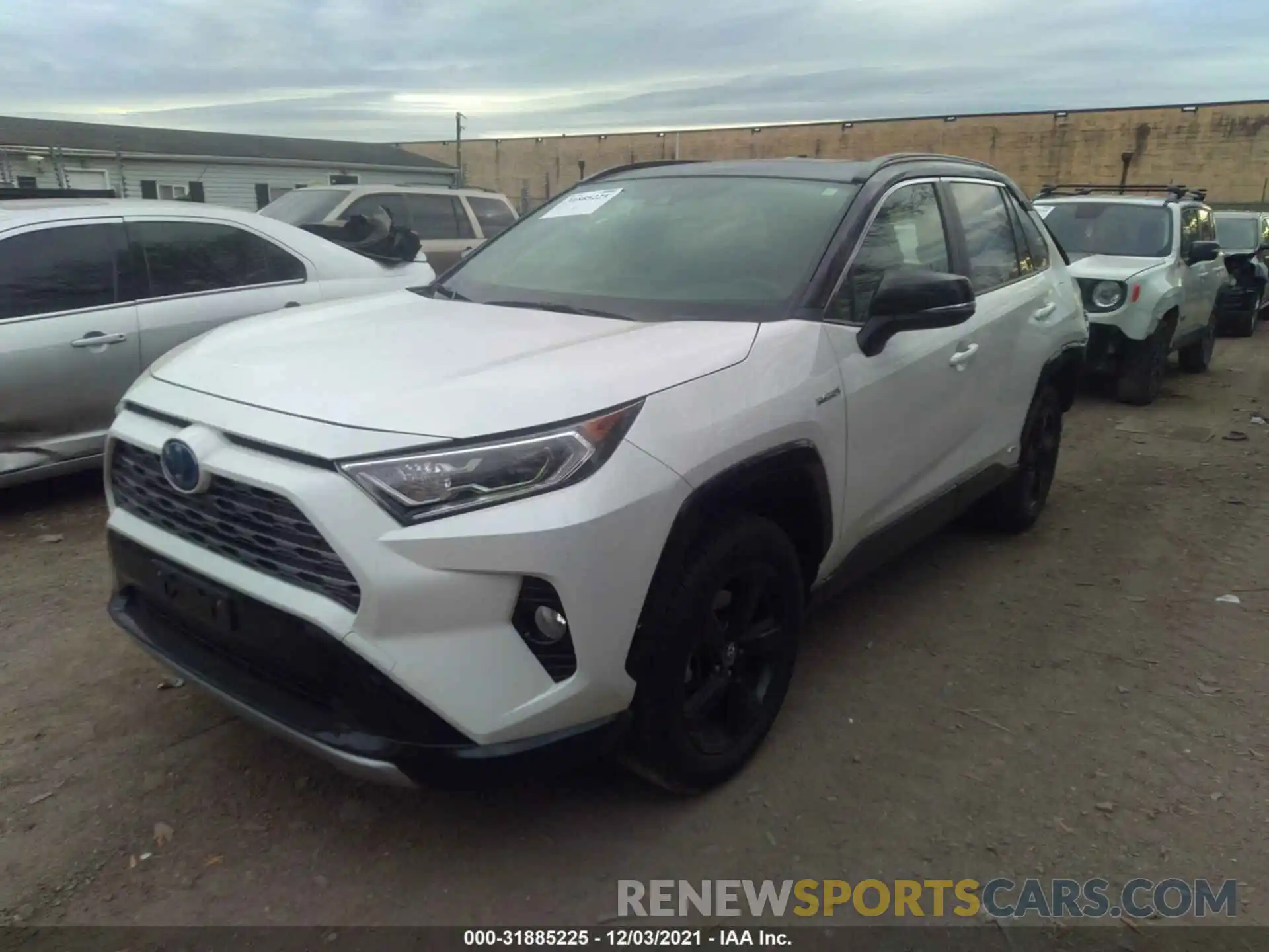 2 Фотография поврежденного автомобиля JTMEWRFV2KJ019979 TOYOTA RAV4 2019