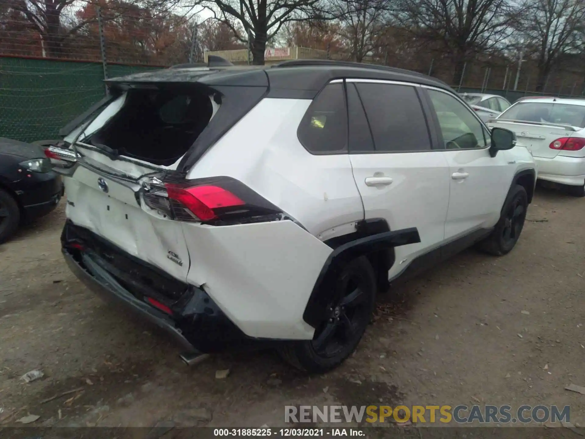 4 Photograph of a damaged car JTMEWRFV2KJ019979 TOYOTA RAV4 2019