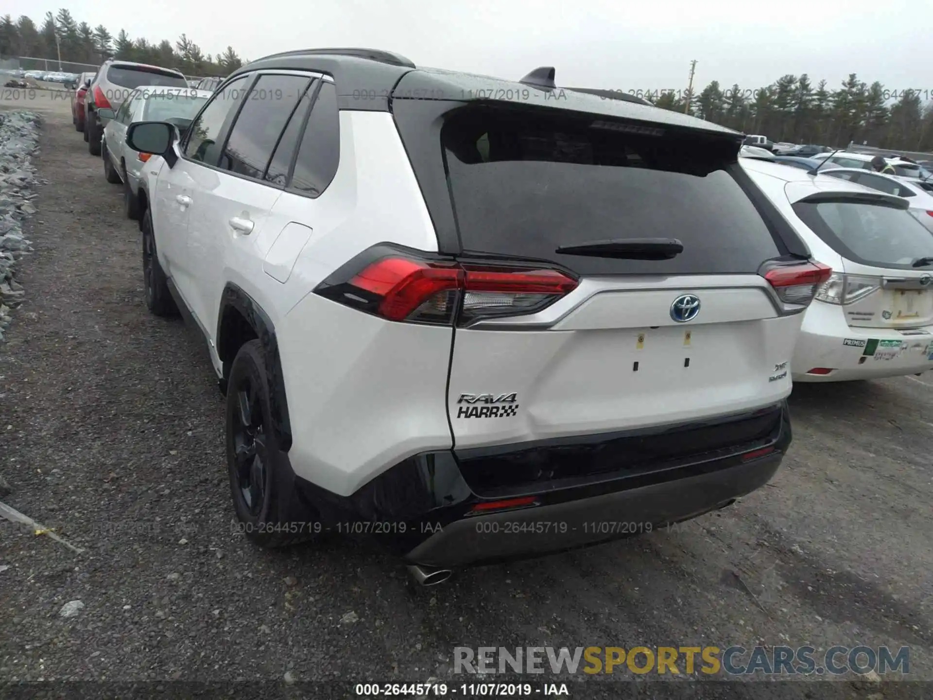 3 Фотография поврежденного автомобиля JTMEWRFV2KJ022977 TOYOTA RAV4 2019