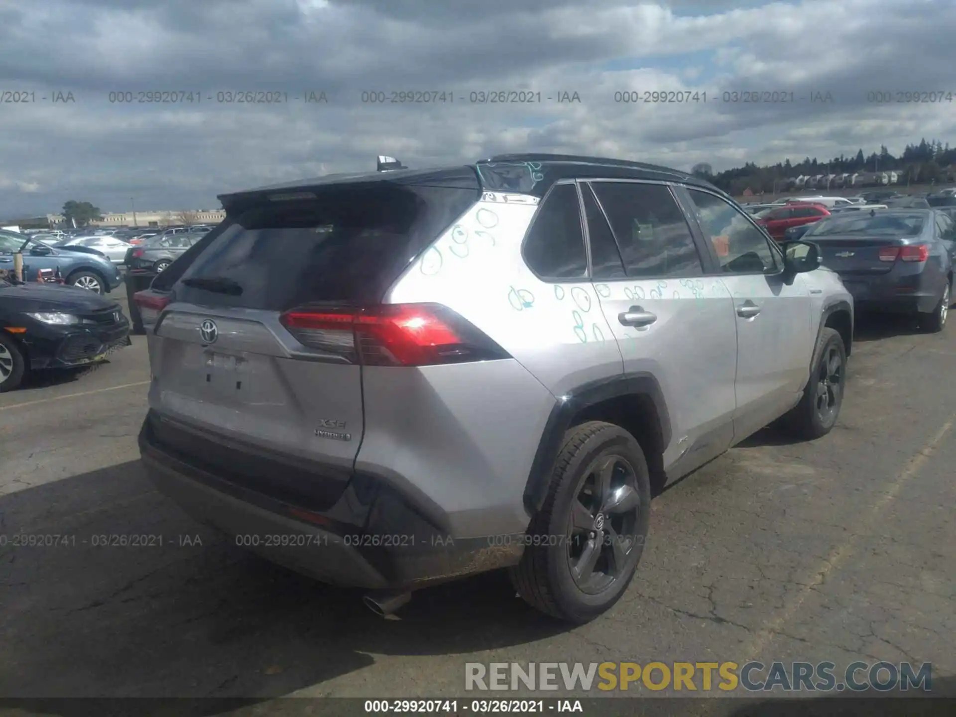 4 Photograph of a damaged car JTMEWRFV3KD505506 TOYOTA RAV4 2019