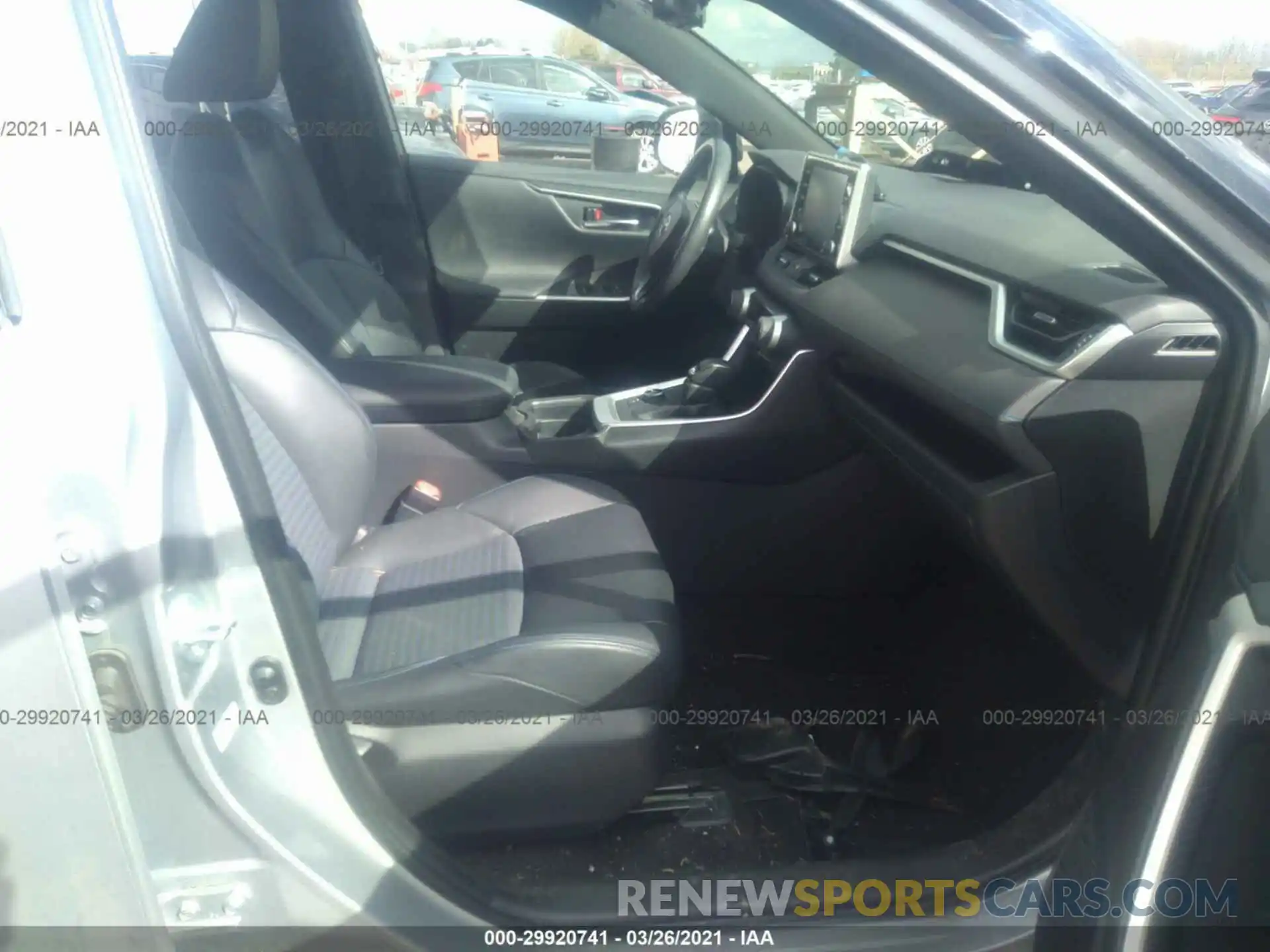 5 Photograph of a damaged car JTMEWRFV3KD505506 TOYOTA RAV4 2019