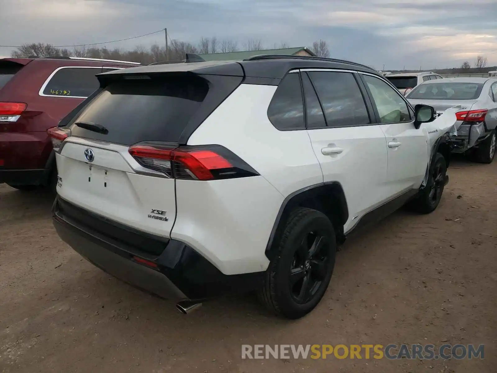 4 Photograph of a damaged car JTMEWRFV3KD505697 TOYOTA RAV4 2019