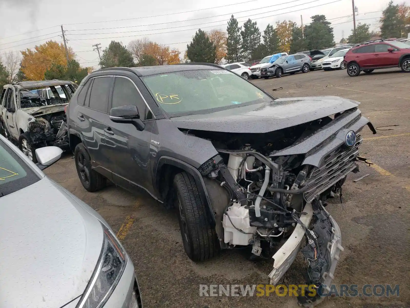 1 Photograph of a damaged car JTMEWRFV3KD506042 TOYOTA RAV4 2019