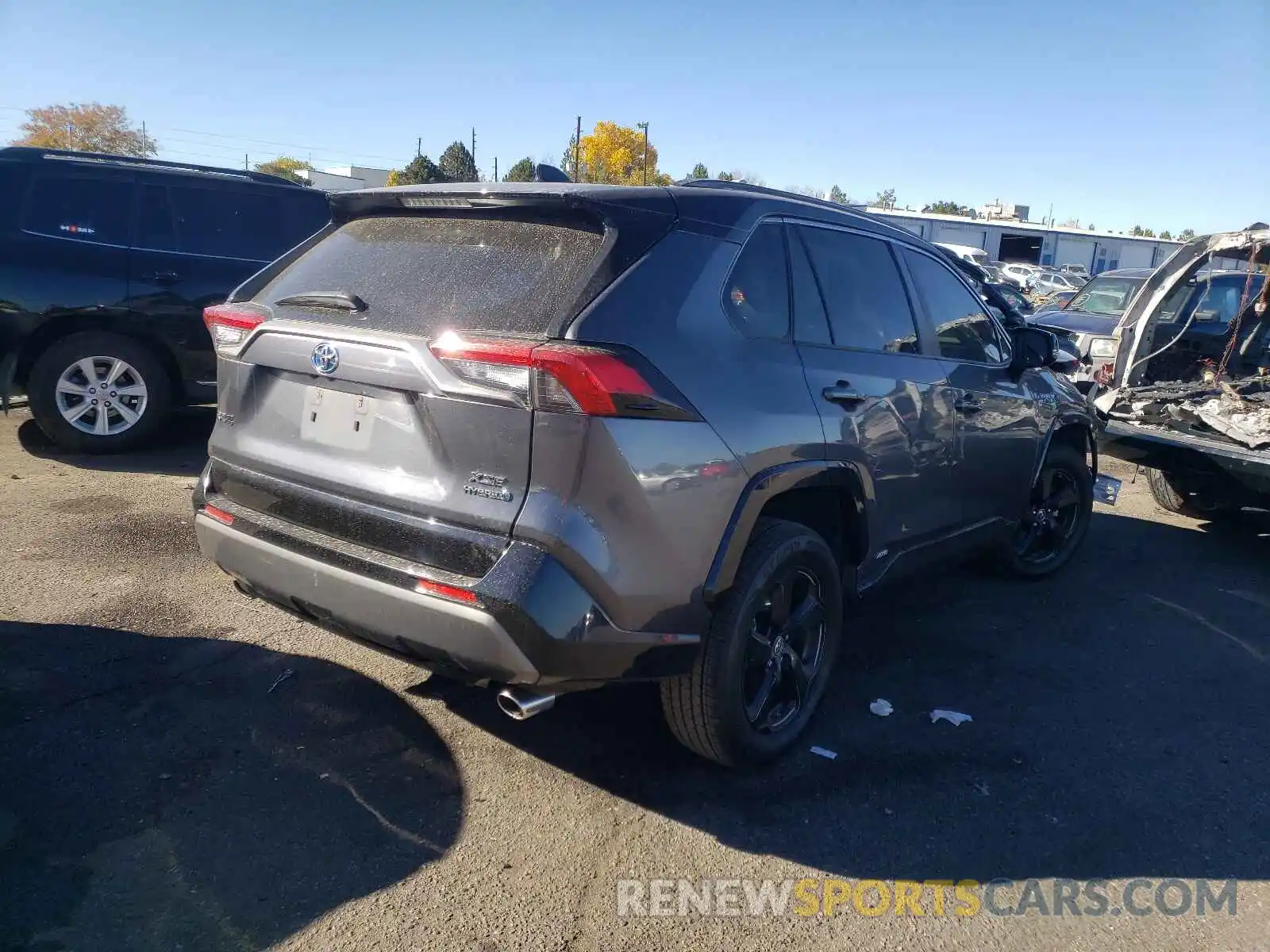 4 Photograph of a damaged car JTMEWRFV3KD506042 TOYOTA RAV4 2019