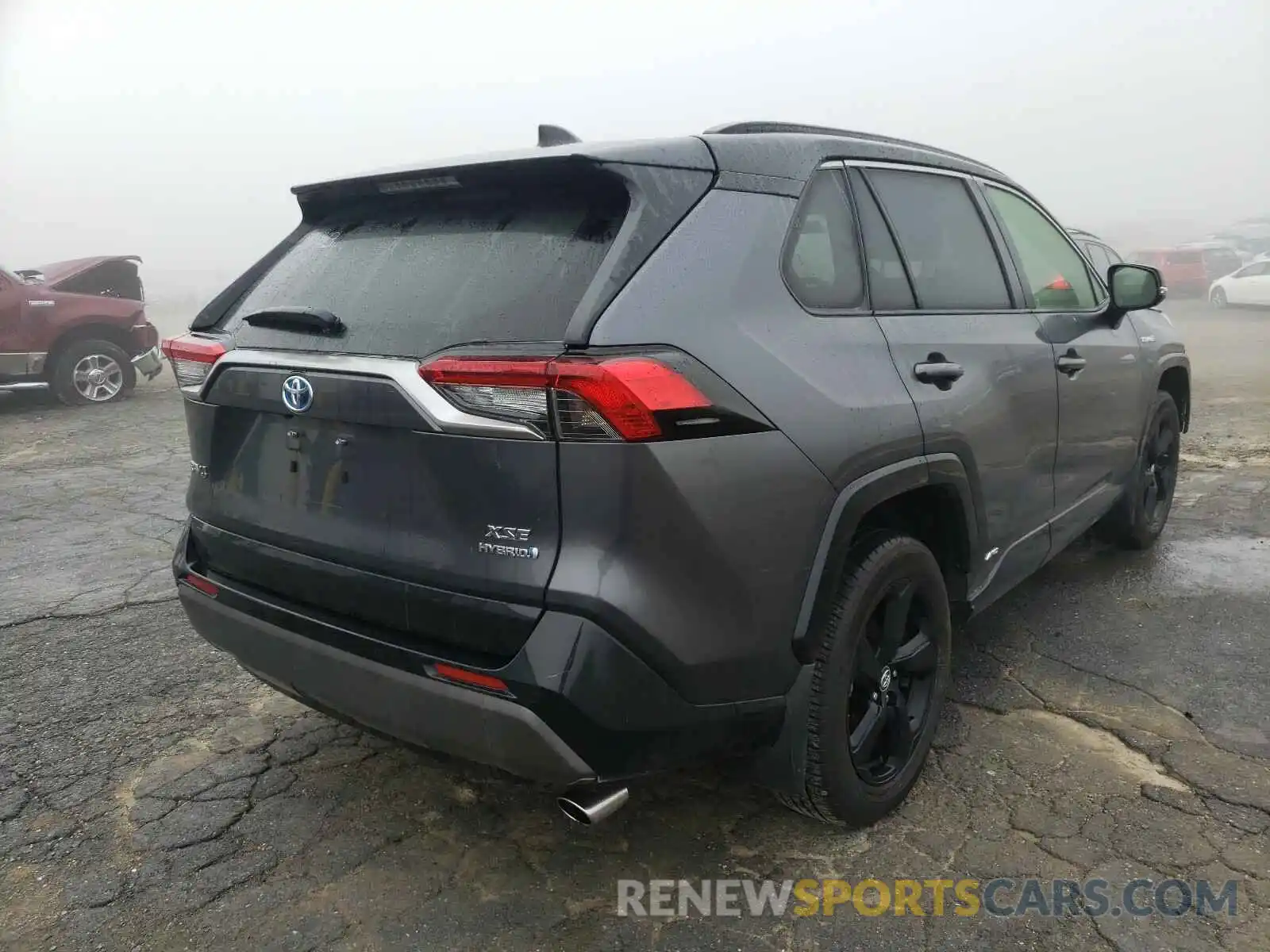 4 Photograph of a damaged car JTMEWRFV3KD516103 TOYOTA RAV4 2019