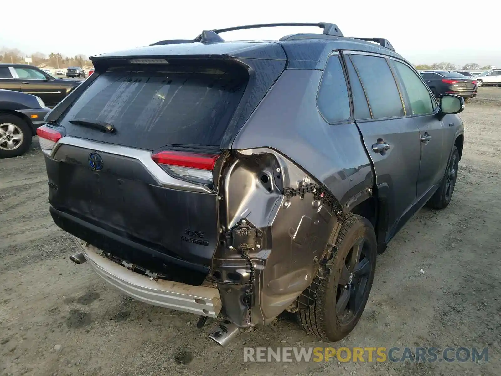 4 Photograph of a damaged car JTMEWRFV3KJ023121 TOYOTA RAV4 2019