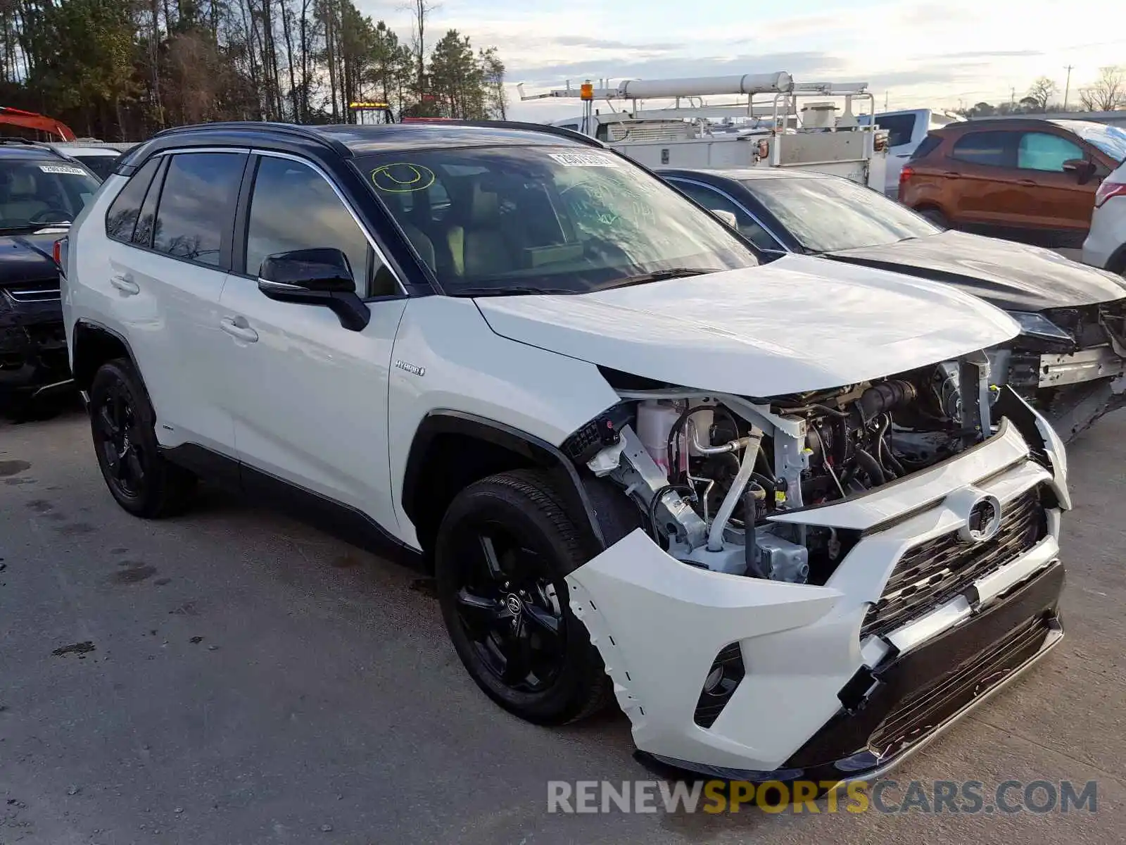 1 Photograph of a damaged car JTMEWRFV3KJ025483 TOYOTA RAV4 2019