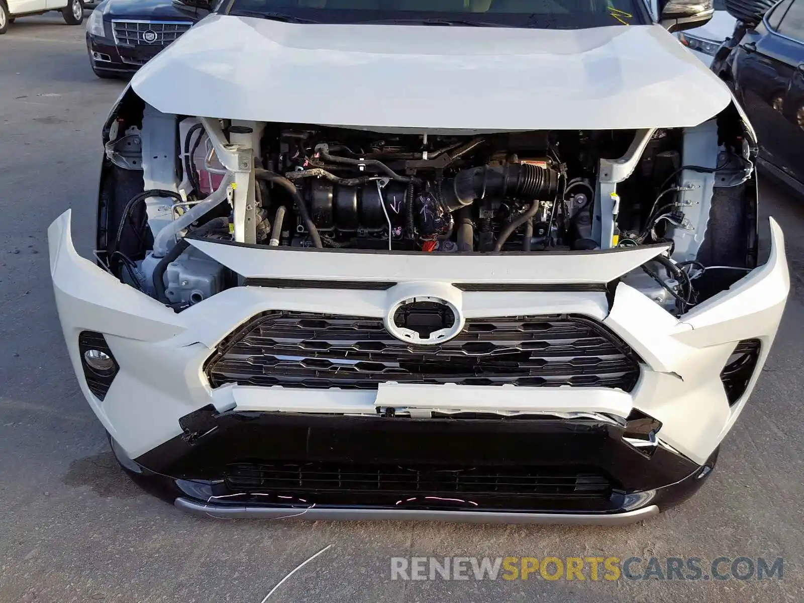 9 Photograph of a damaged car JTMEWRFV3KJ025483 TOYOTA RAV4 2019