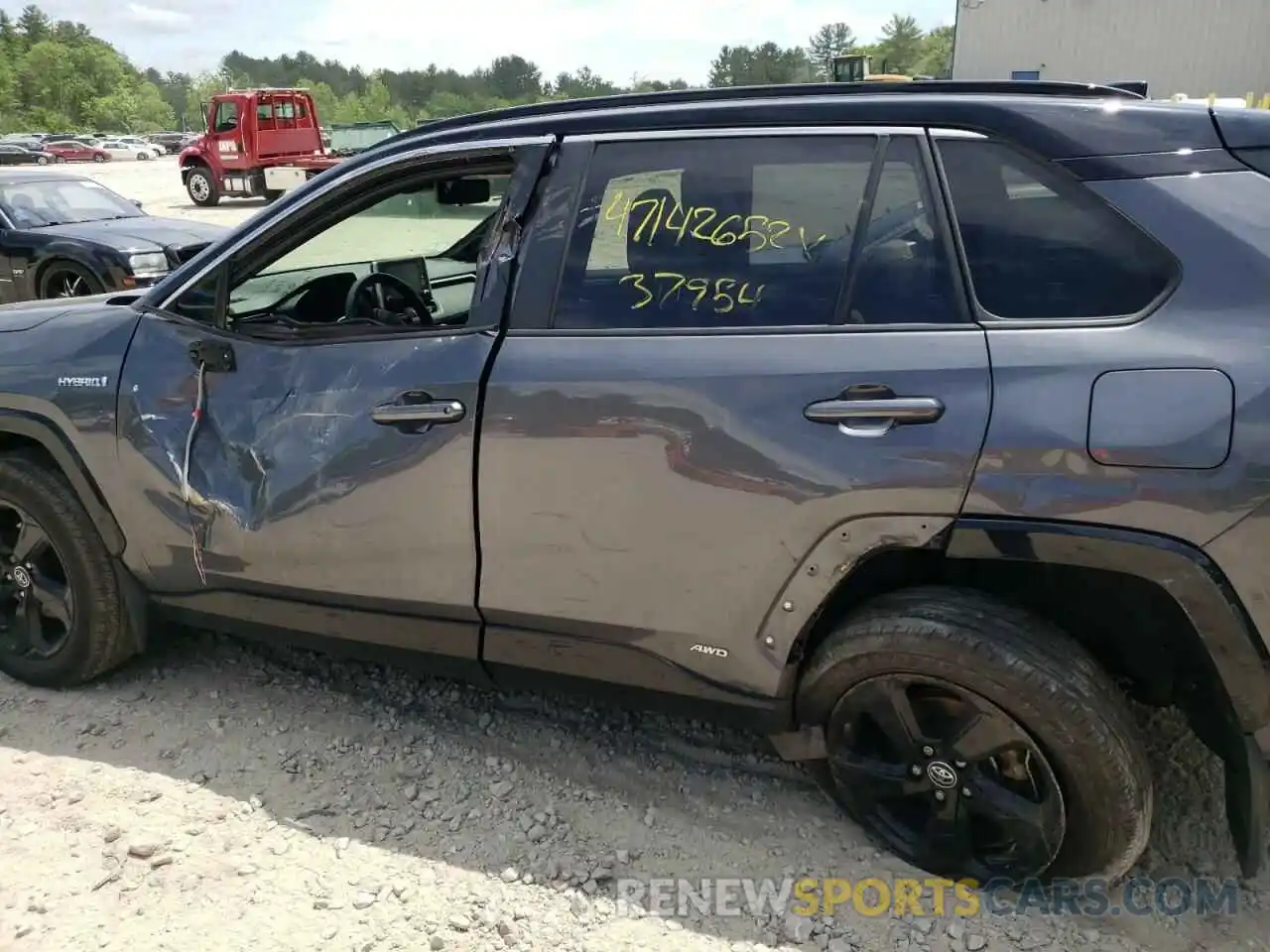 9 Photograph of a damaged car JTMEWRFV4KD504476 TOYOTA RAV4 2019