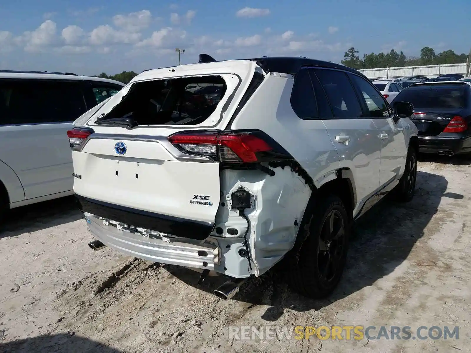 4 Photograph of a damaged car JTMEWRFV4KD509418 TOYOTA RAV4 2019