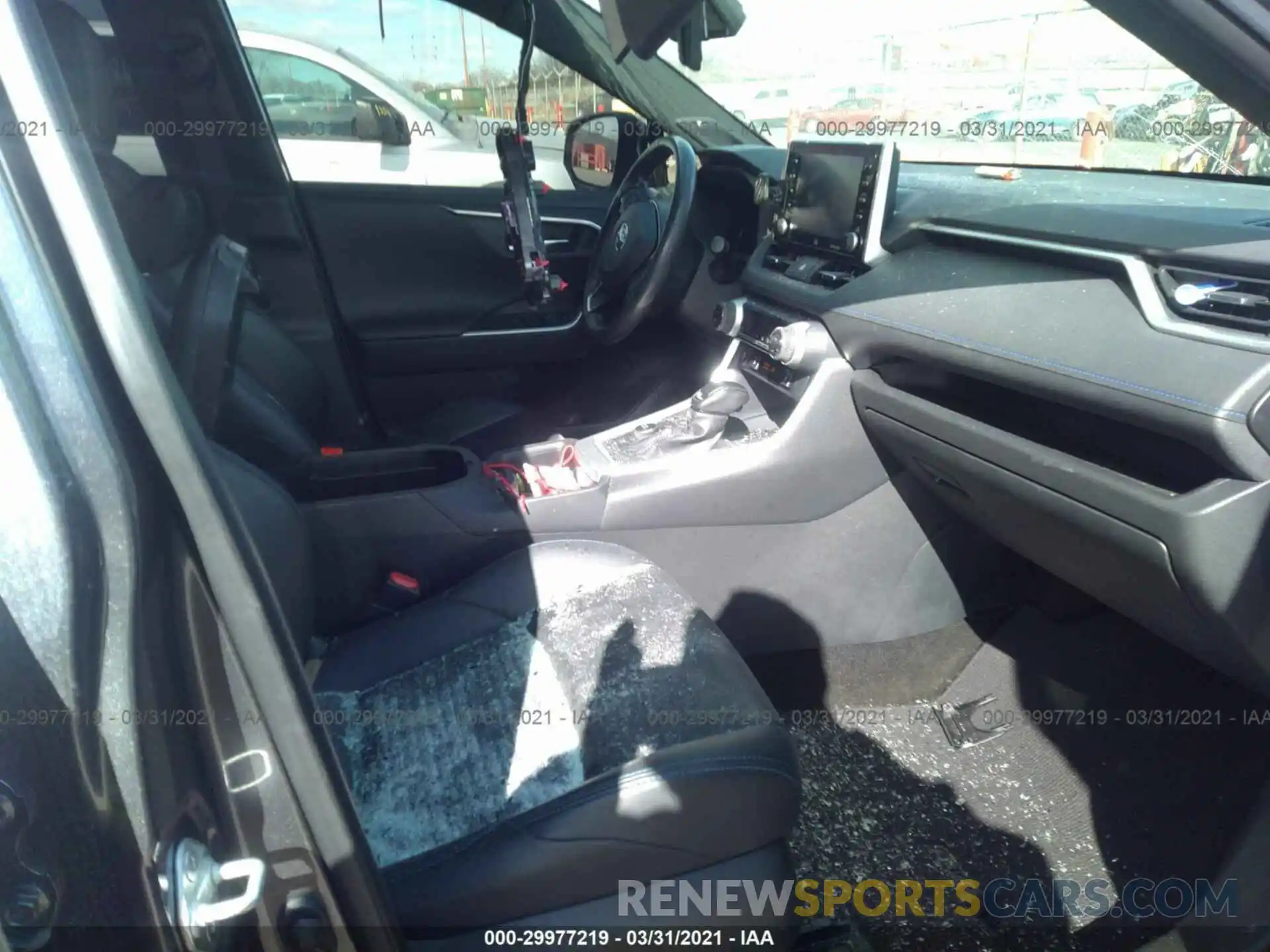 5 Фотография поврежденного автомобиля JTMEWRFV4KD520578 TOYOTA RAV4 2019