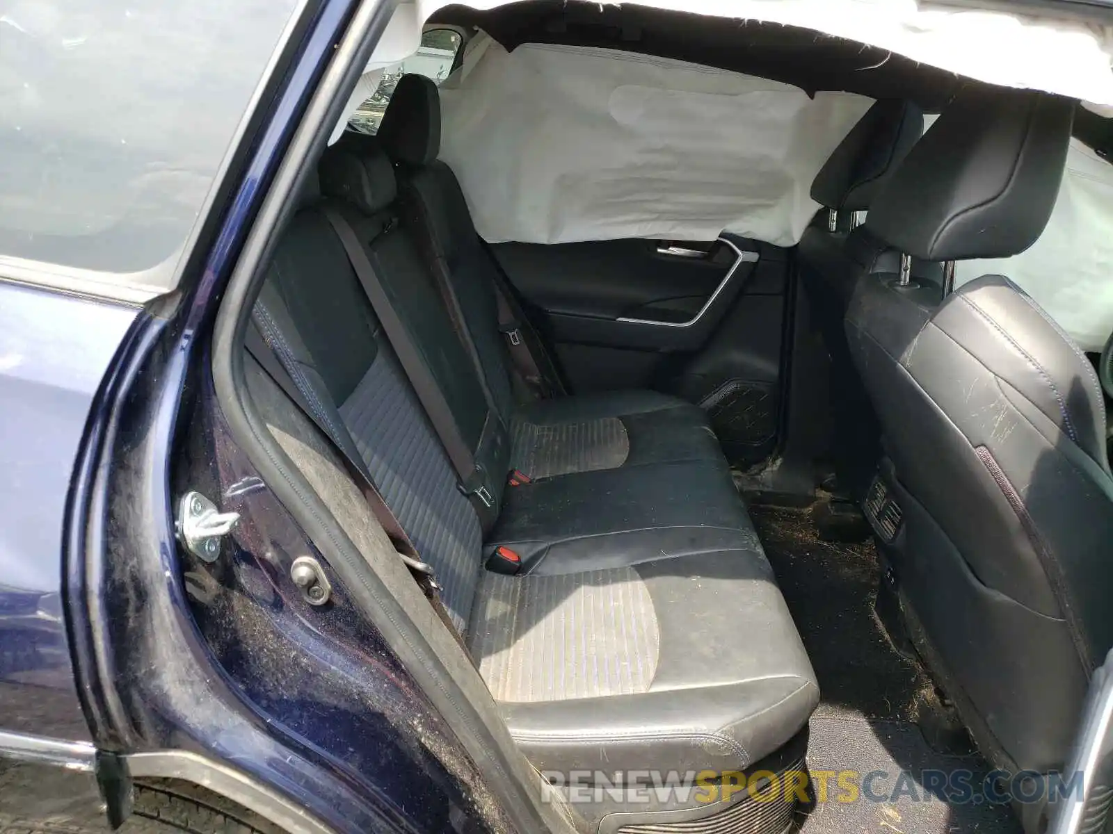 6 Photograph of a damaged car JTMEWRFV4KJ004500 TOYOTA RAV4 2019