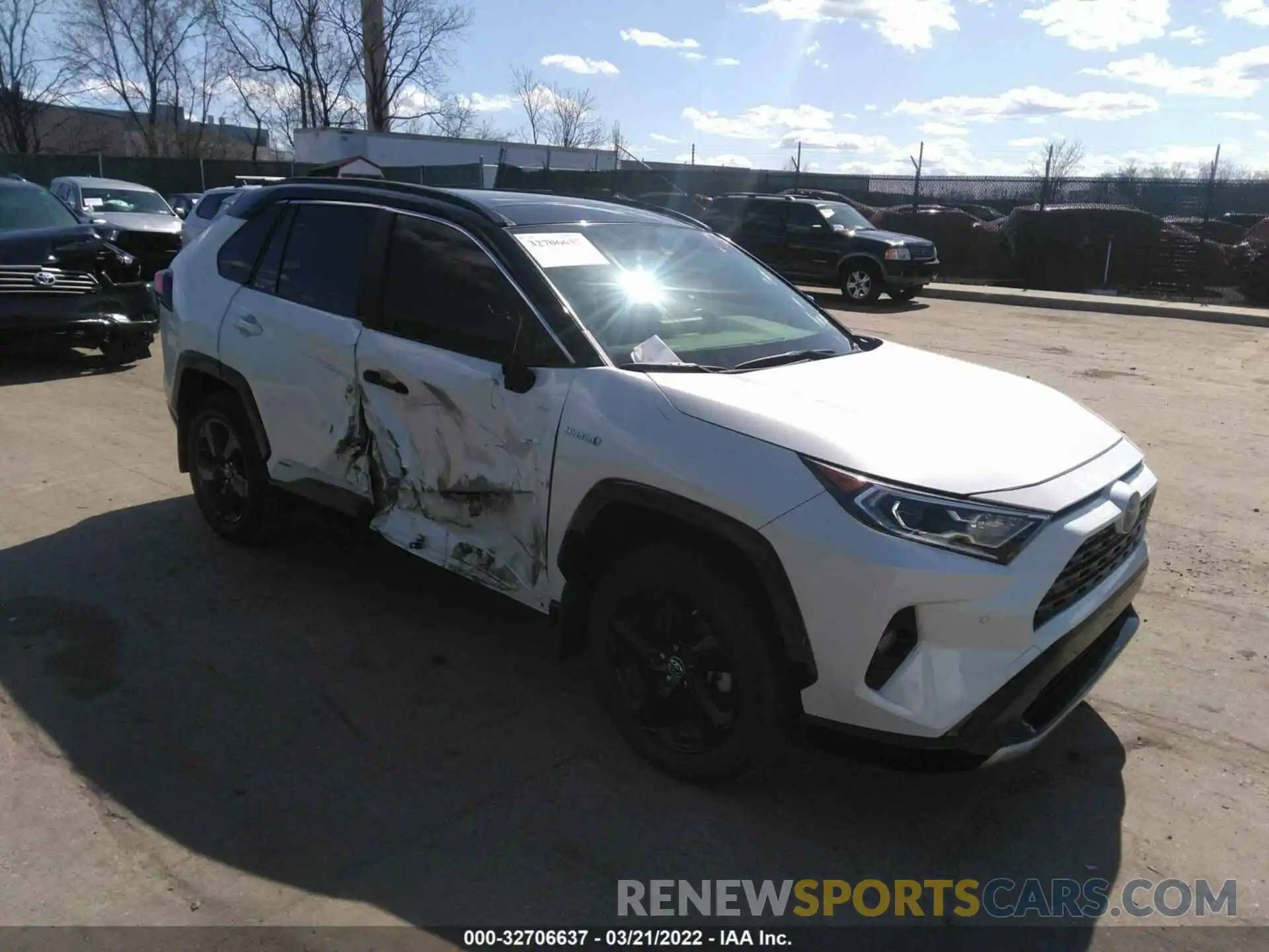 1 Photograph of a damaged car JTMEWRFV4KJ008692 TOYOTA RAV4 2019