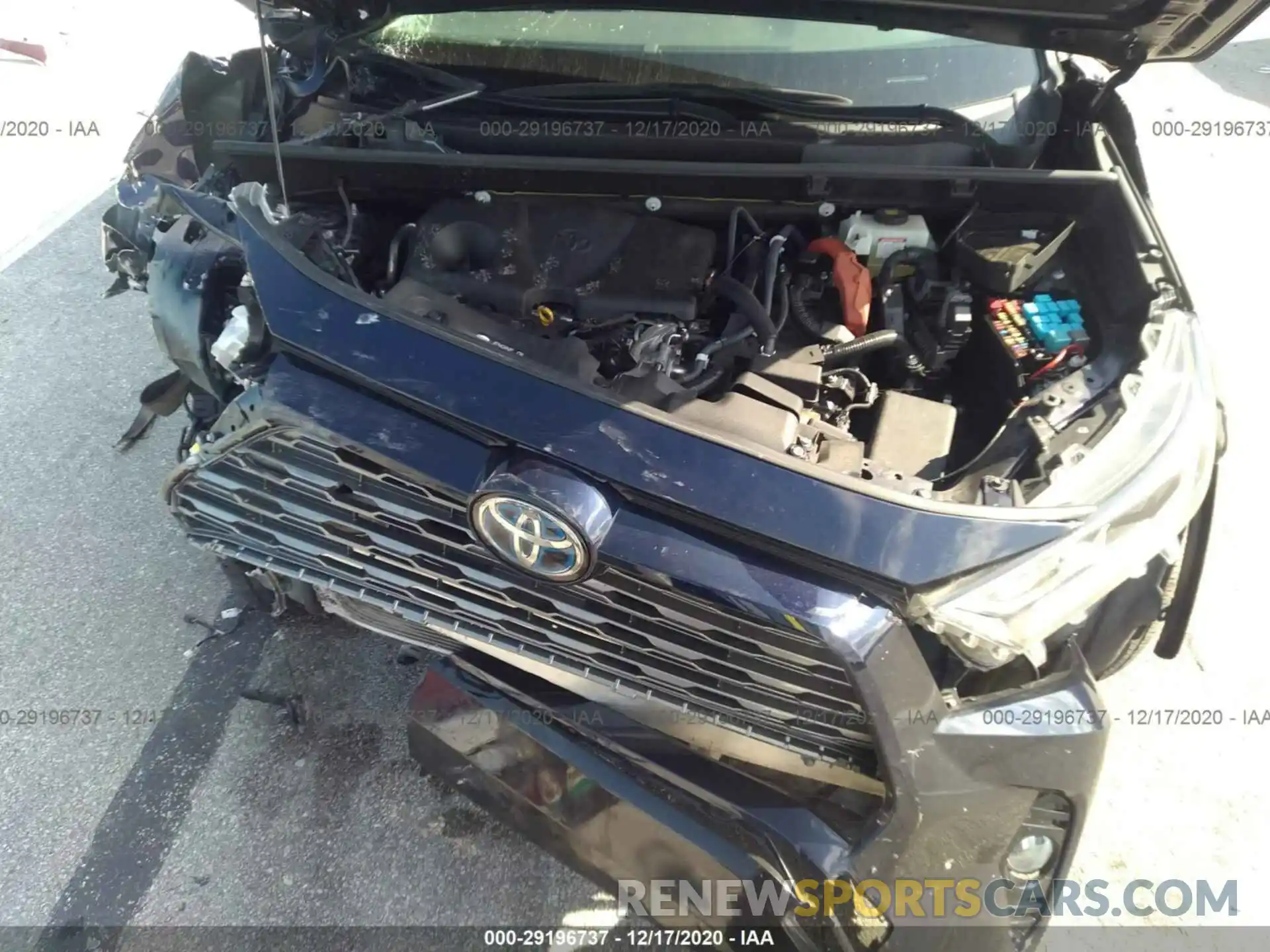 10 Photograph of a damaged car JTMEWRFV4KJ021183 TOYOTA RAV4 2019