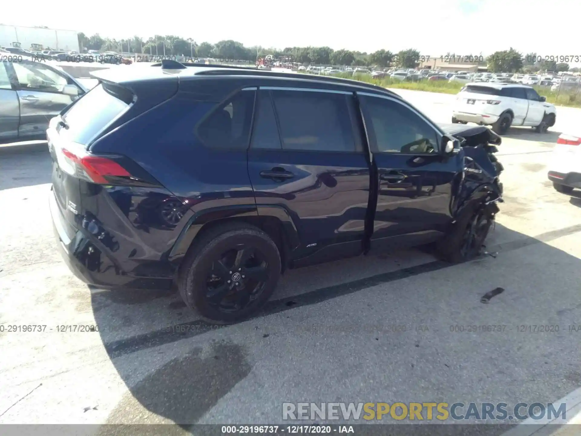 4 Photograph of a damaged car JTMEWRFV4KJ021183 TOYOTA RAV4 2019