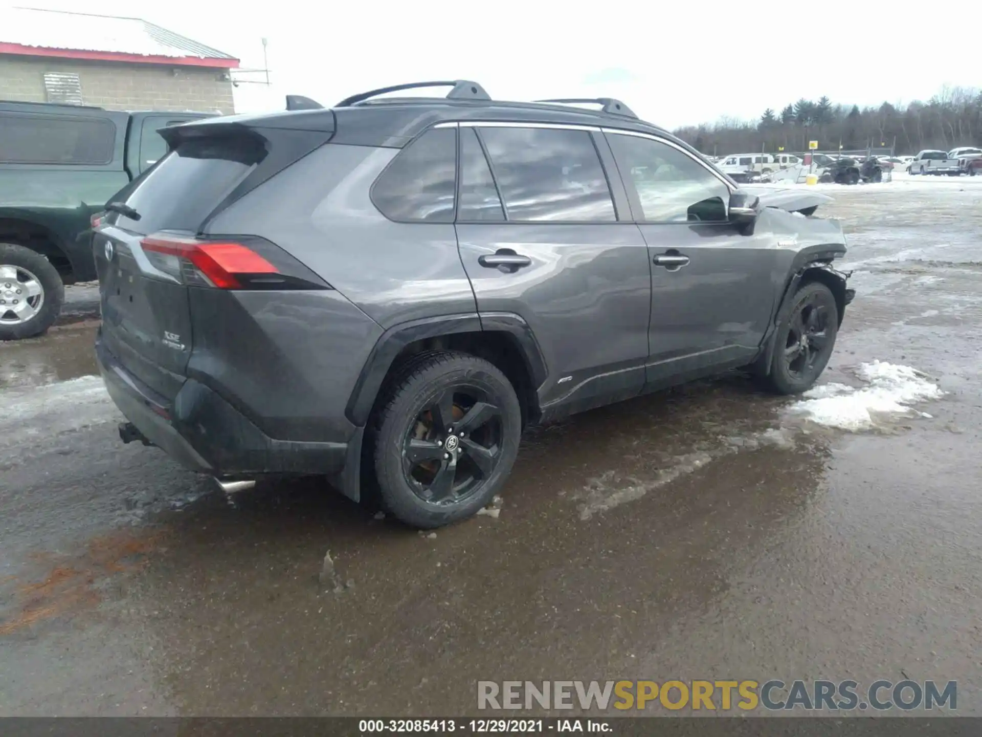 4 Photograph of a damaged car JTMEWRFV4KJ026559 TOYOTA RAV4 2019