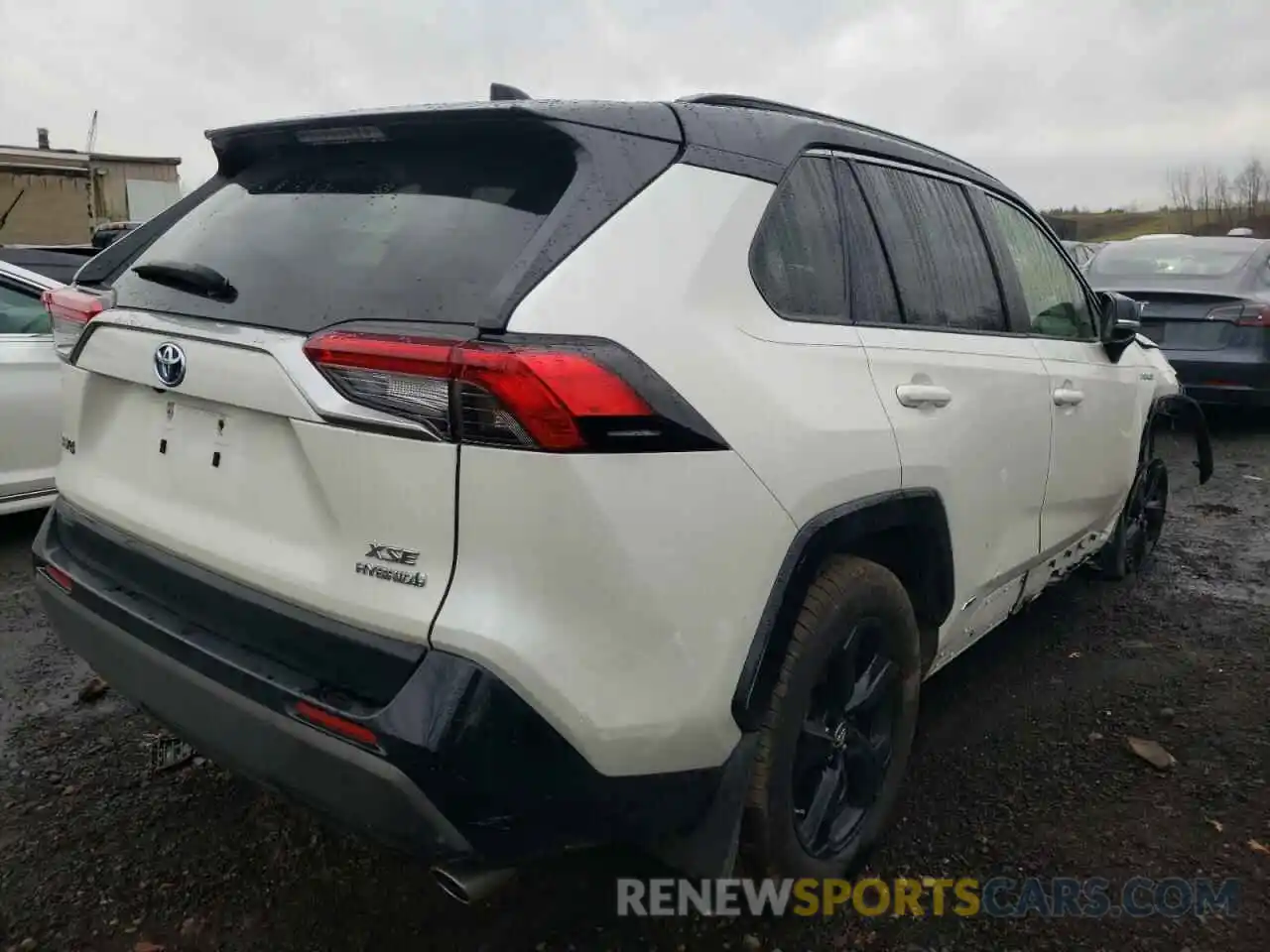 4 Photograph of a damaged car JTMEWRFV5KD506950 TOYOTA RAV4 2019