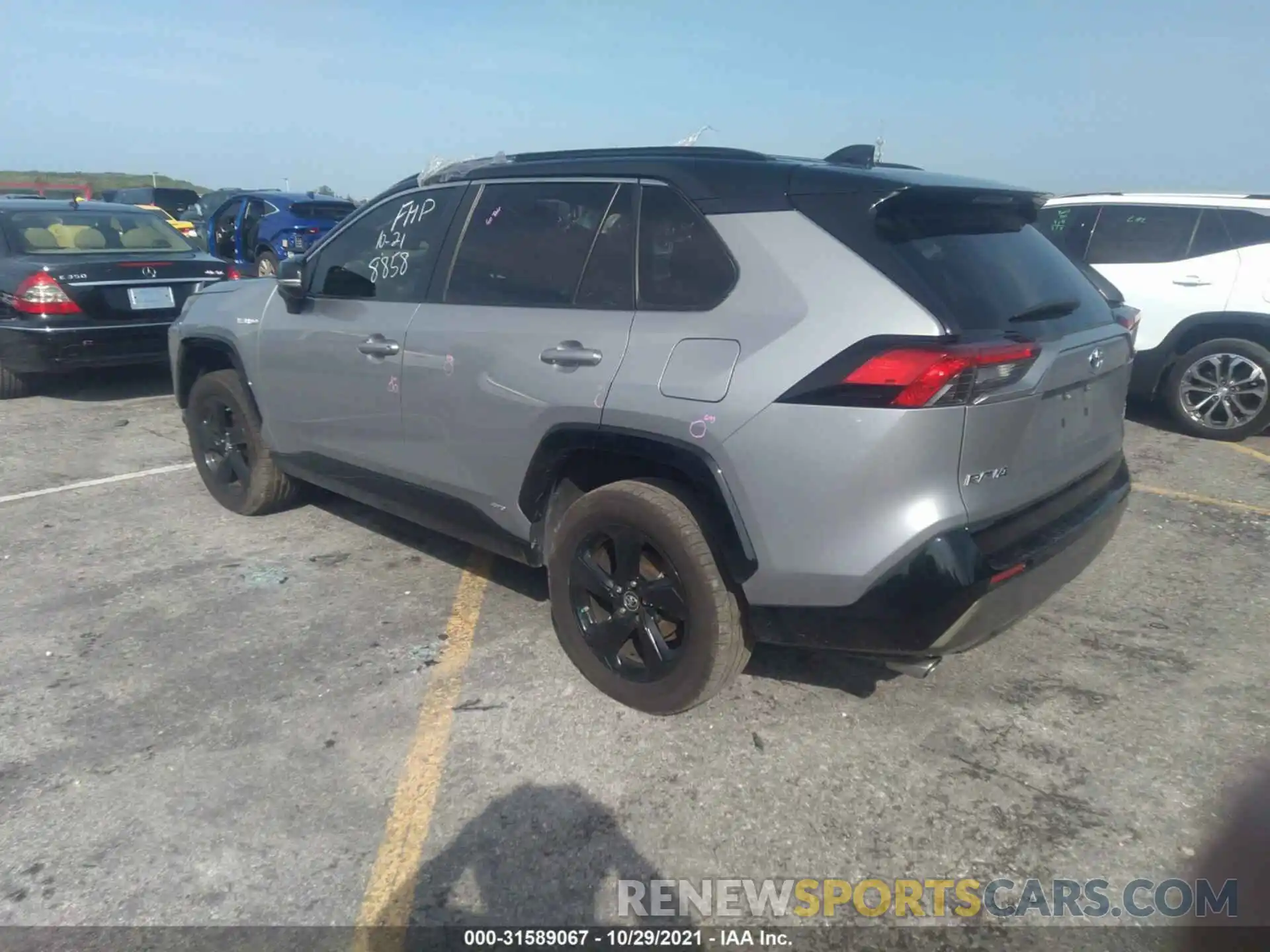 3 Фотография поврежденного автомобиля JTMEWRFV5KD508858 TOYOTA RAV4 2019