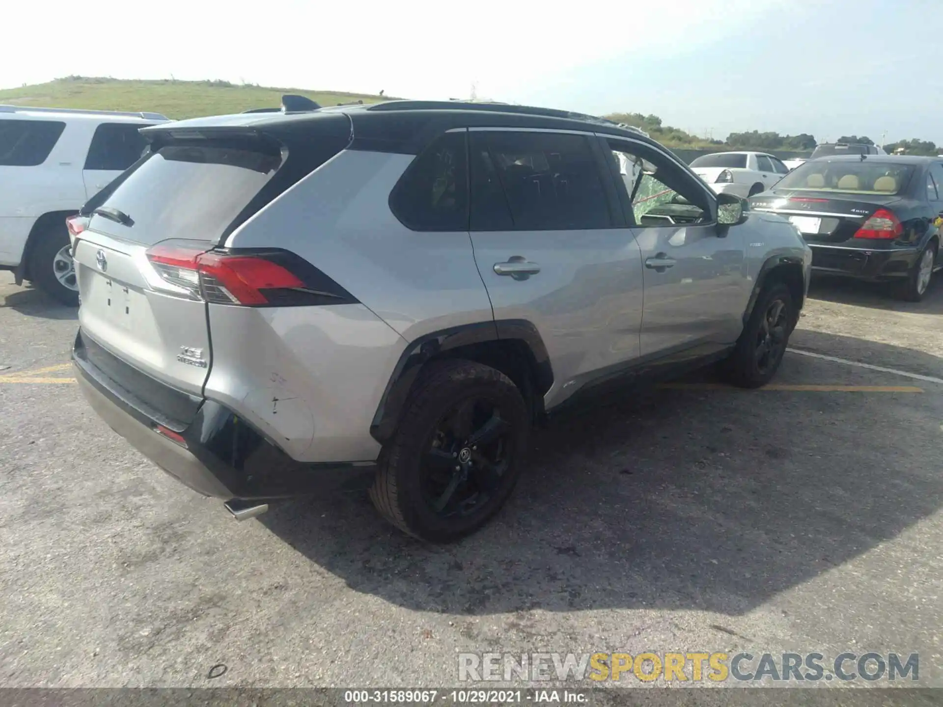 4 Фотография поврежденного автомобиля JTMEWRFV5KD508858 TOYOTA RAV4 2019