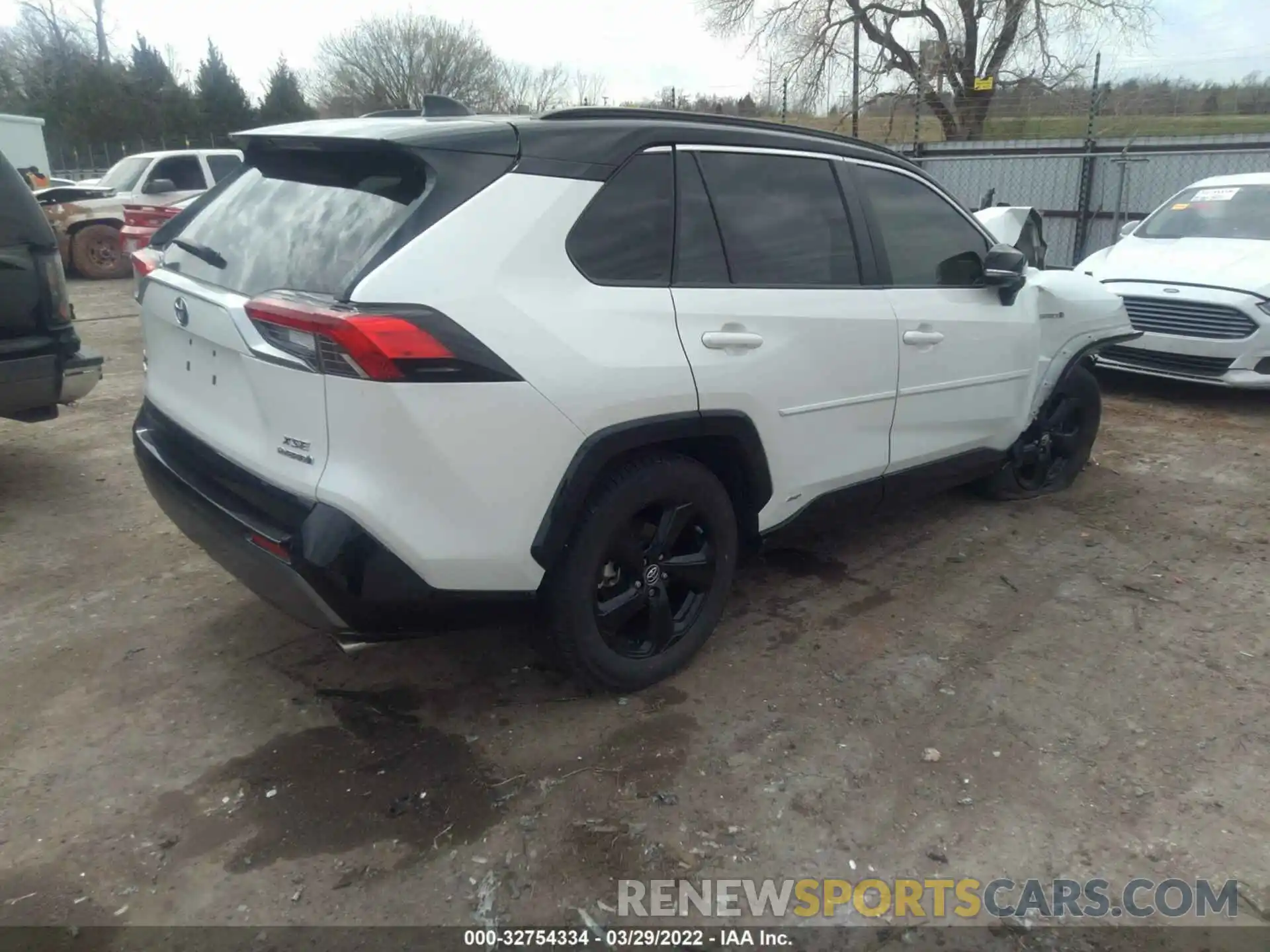 4 Photograph of a damaged car JTMEWRFV5KJ001251 TOYOTA RAV4 2019