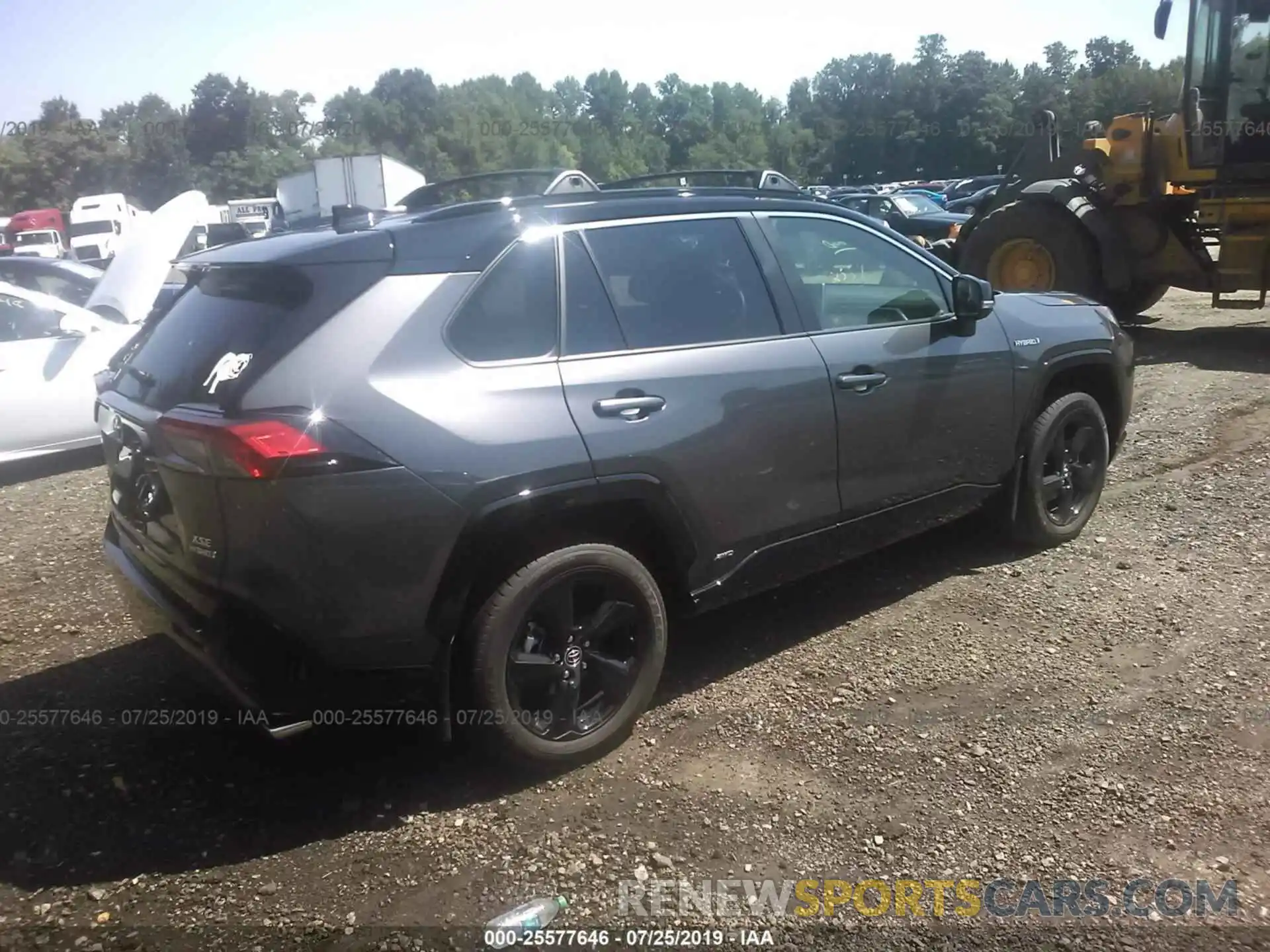 4 Photograph of a damaged car JTMEWRFV5KJ008071 TOYOTA RAV4 2019