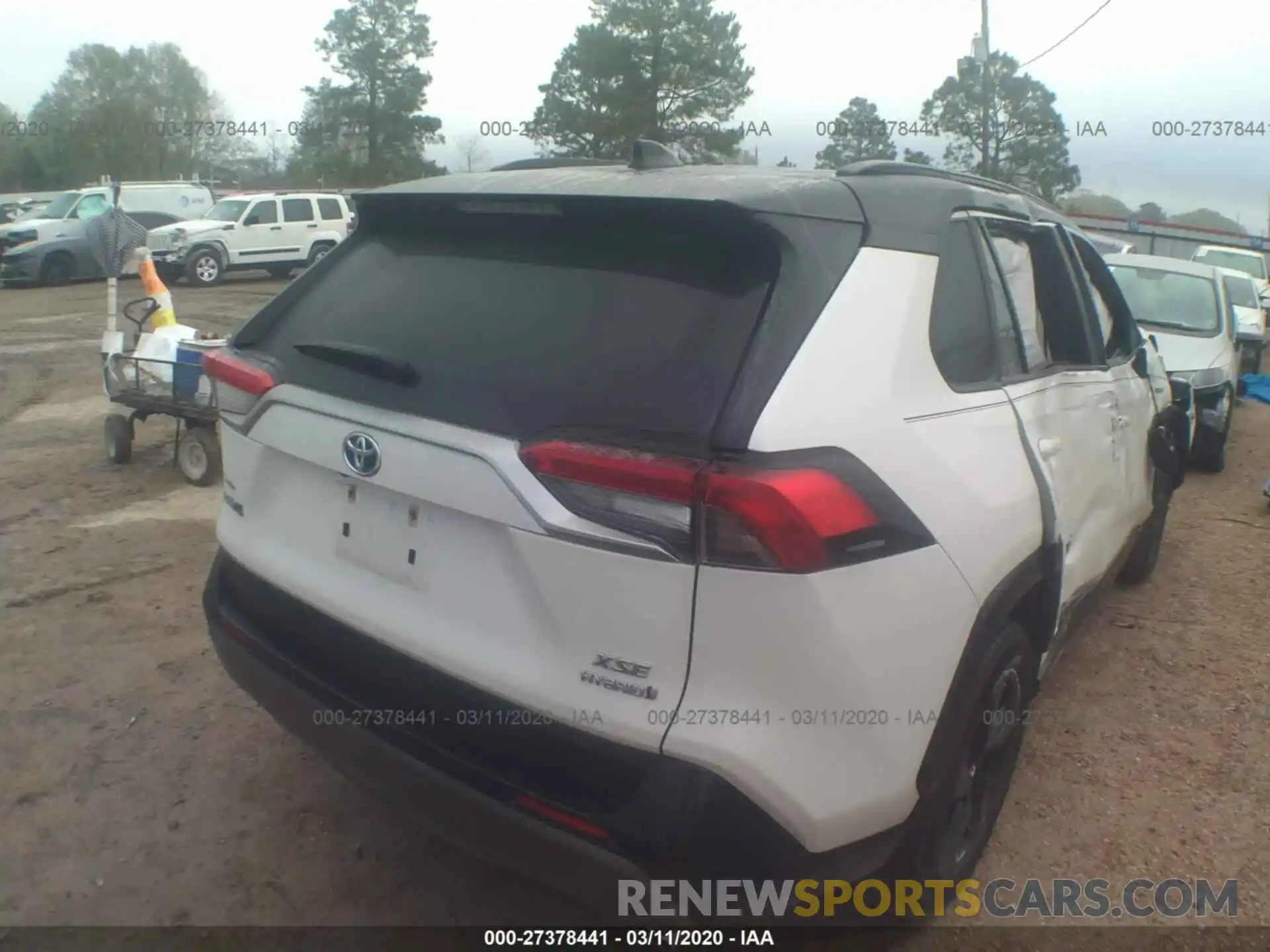 4 Photograph of a damaged car JTMEWRFV5KJ009091 TOYOTA RAV4 2019