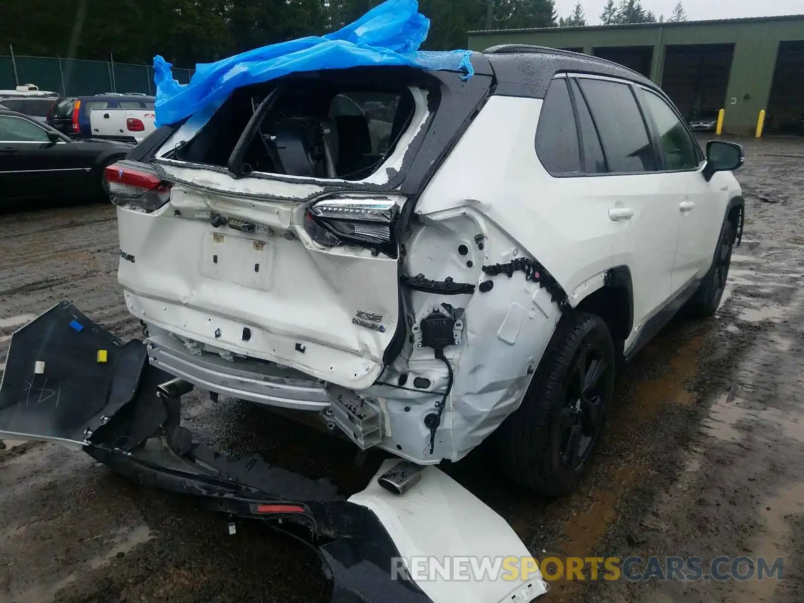 4 Photograph of a damaged car JTMEWRFV5KJ019023 TOYOTA RAV4 2019