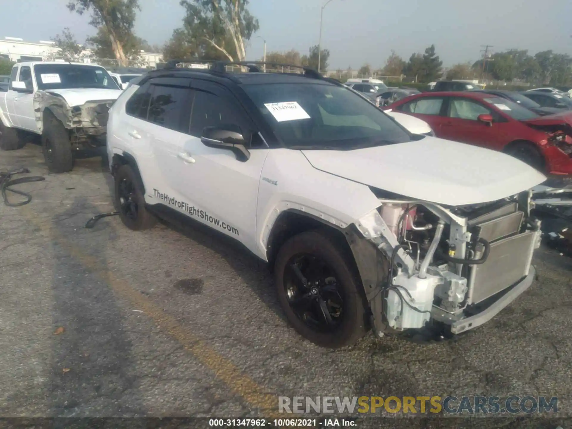 1 Photograph of a damaged car JTMEWRFV5KJ023489 TOYOTA RAV4 2019