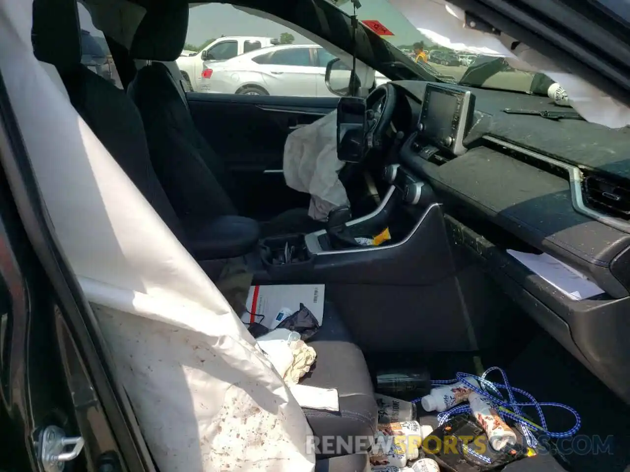 5 Photograph of a damaged car JTMEWRFV5KJ023931 TOYOTA RAV4 2019