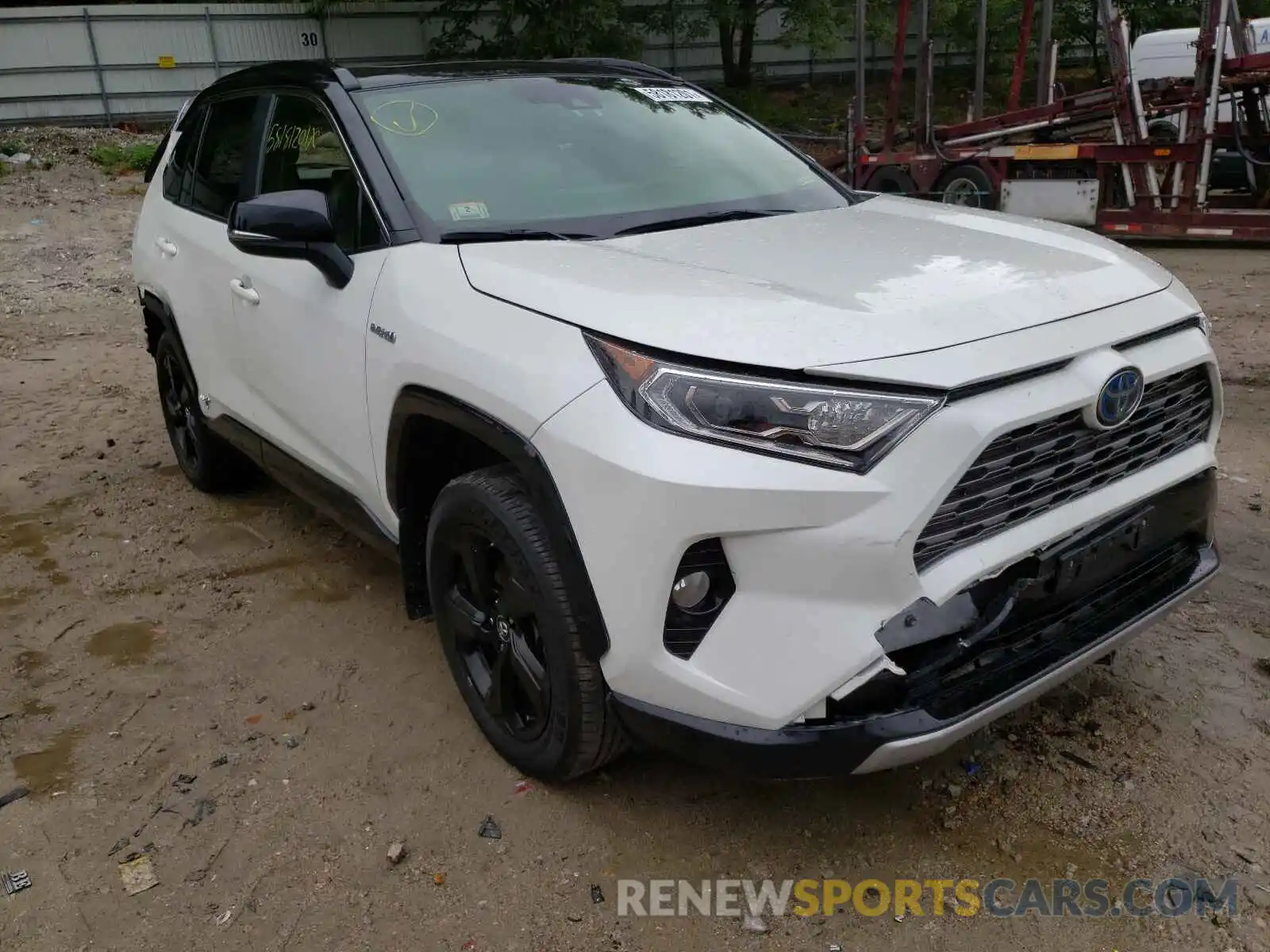 1 Photograph of a damaged car JTMEWRFV5KJ024125 TOYOTA RAV4 2019