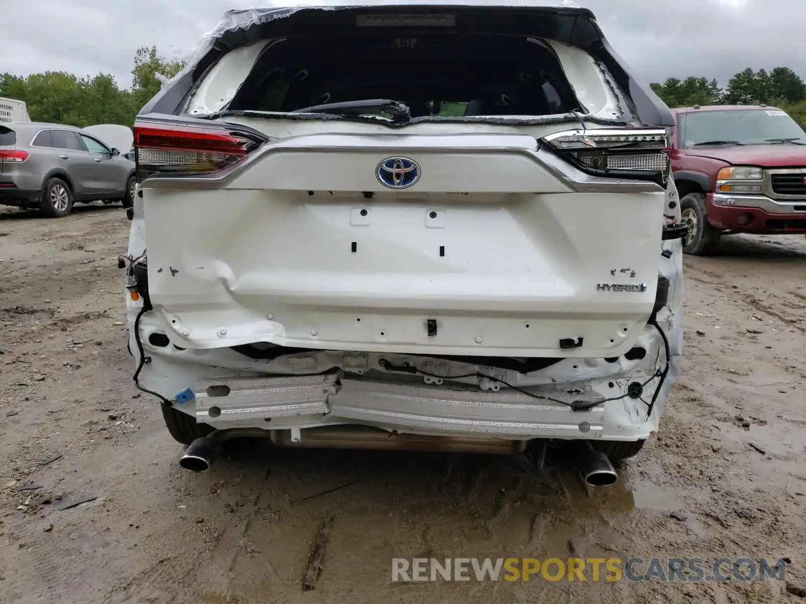 9 Photograph of a damaged car JTMEWRFV5KJ024125 TOYOTA RAV4 2019