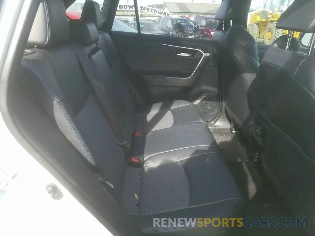 6 Фотография поврежденного автомобиля JTMEWRFV6KD513356 TOYOTA RAV4 2019