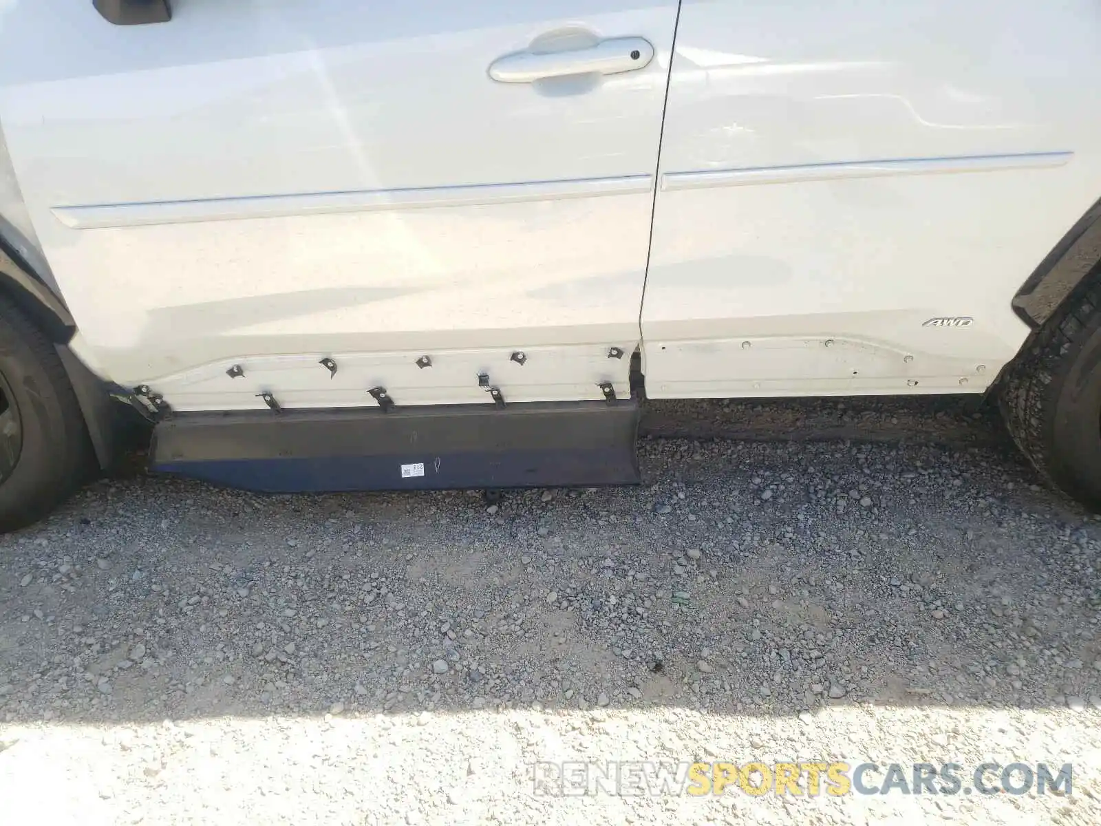 9 Photograph of a damaged car JTMEWRFV6KD516189 TOYOTA RAV4 2019